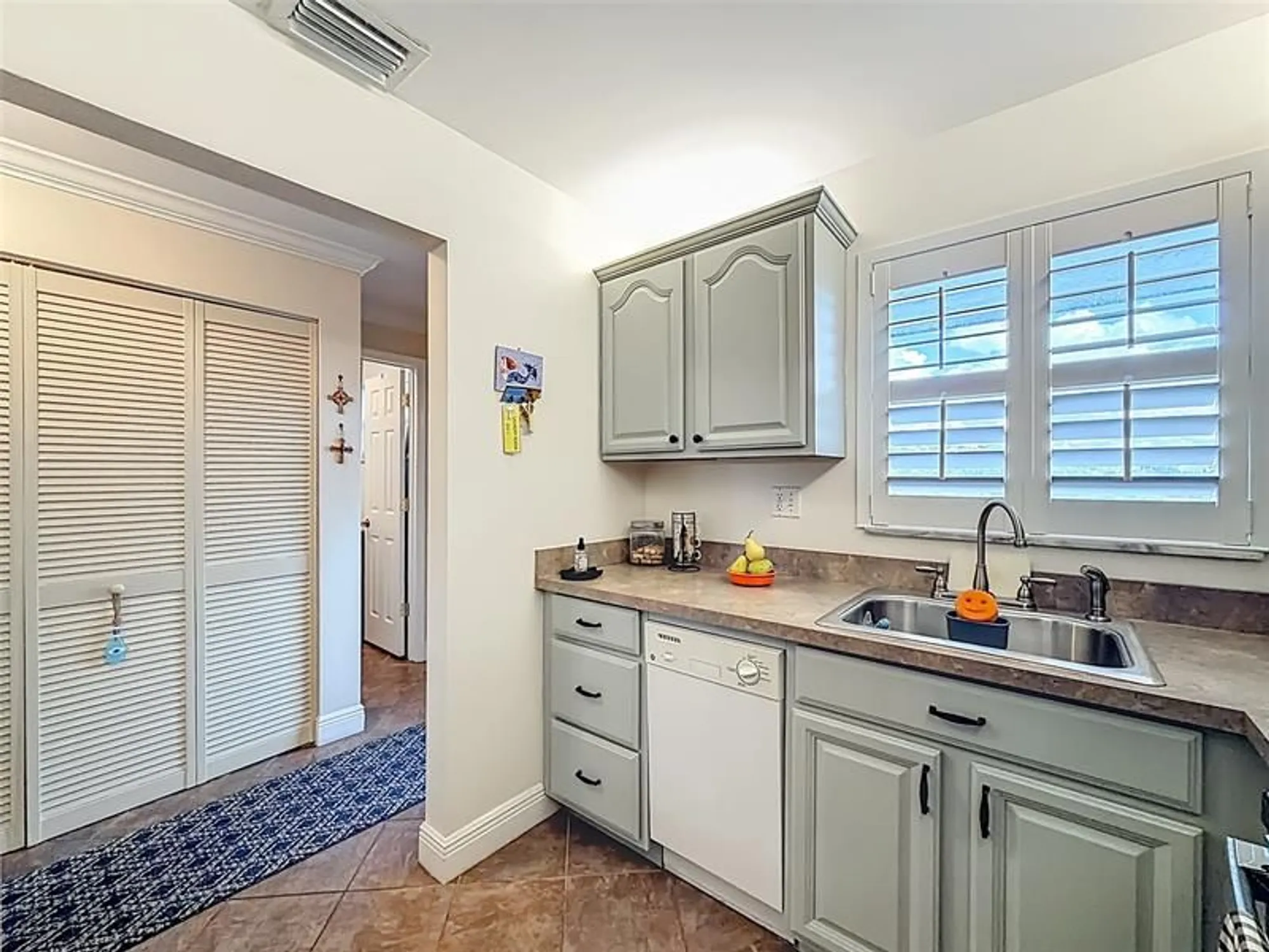 Property Slideshow image 10 of 52 | 6570 royal palm blvd apt 312, Margate, FL, 33063