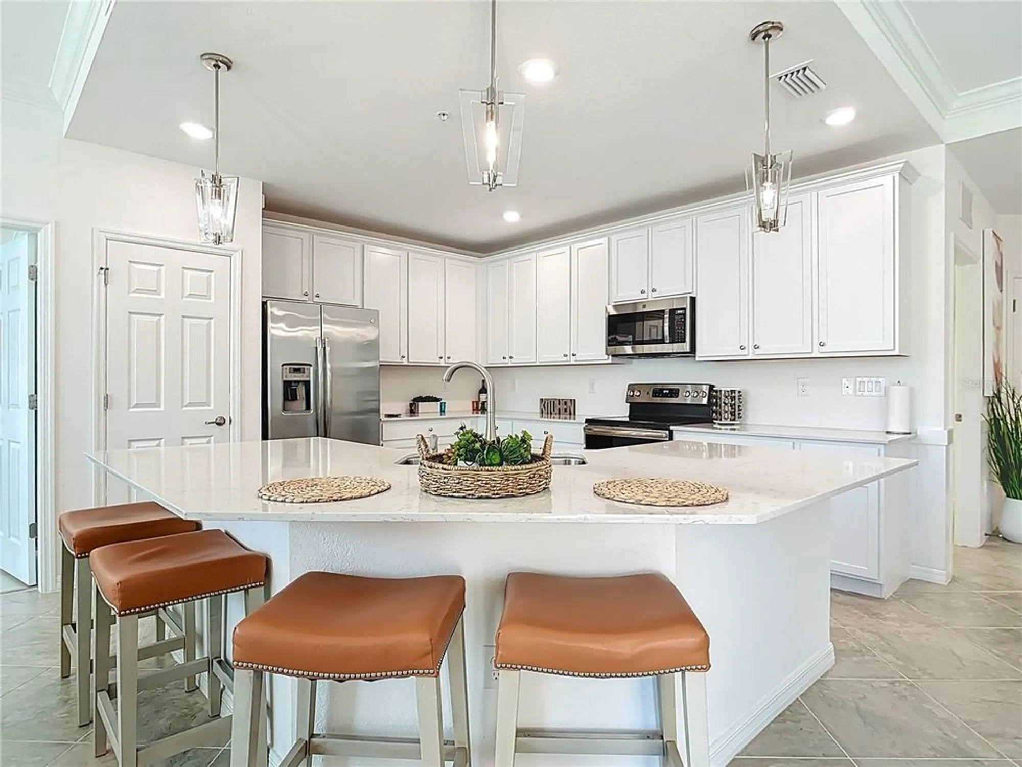 Property Slideshow image 3 of 57 | 10059 crooked creek dr 102, Venice, FL, 34293