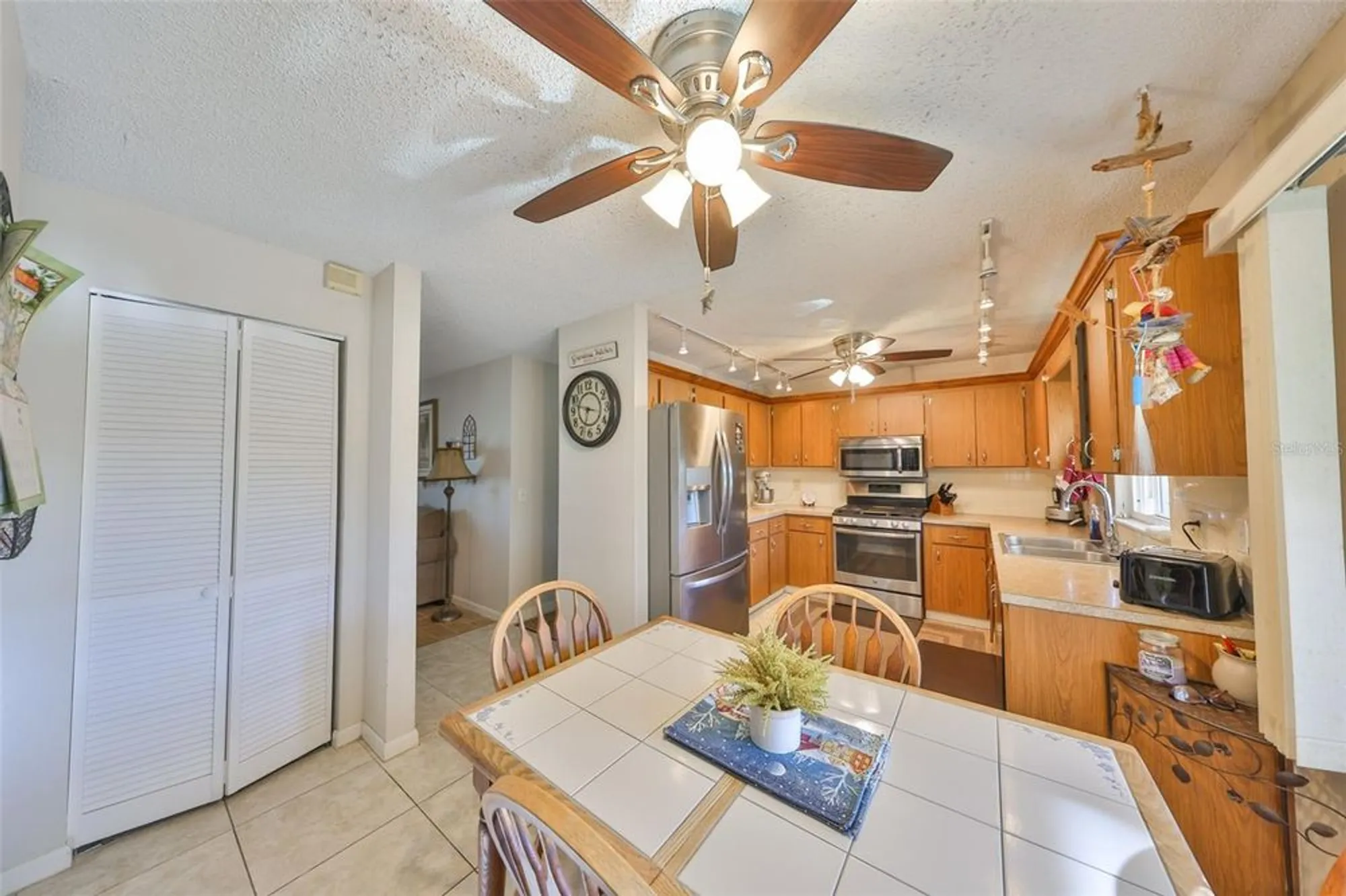 Property Slideshow image 25 of 53 | 672 allegheny dr, Sun City Center, FL, 33573