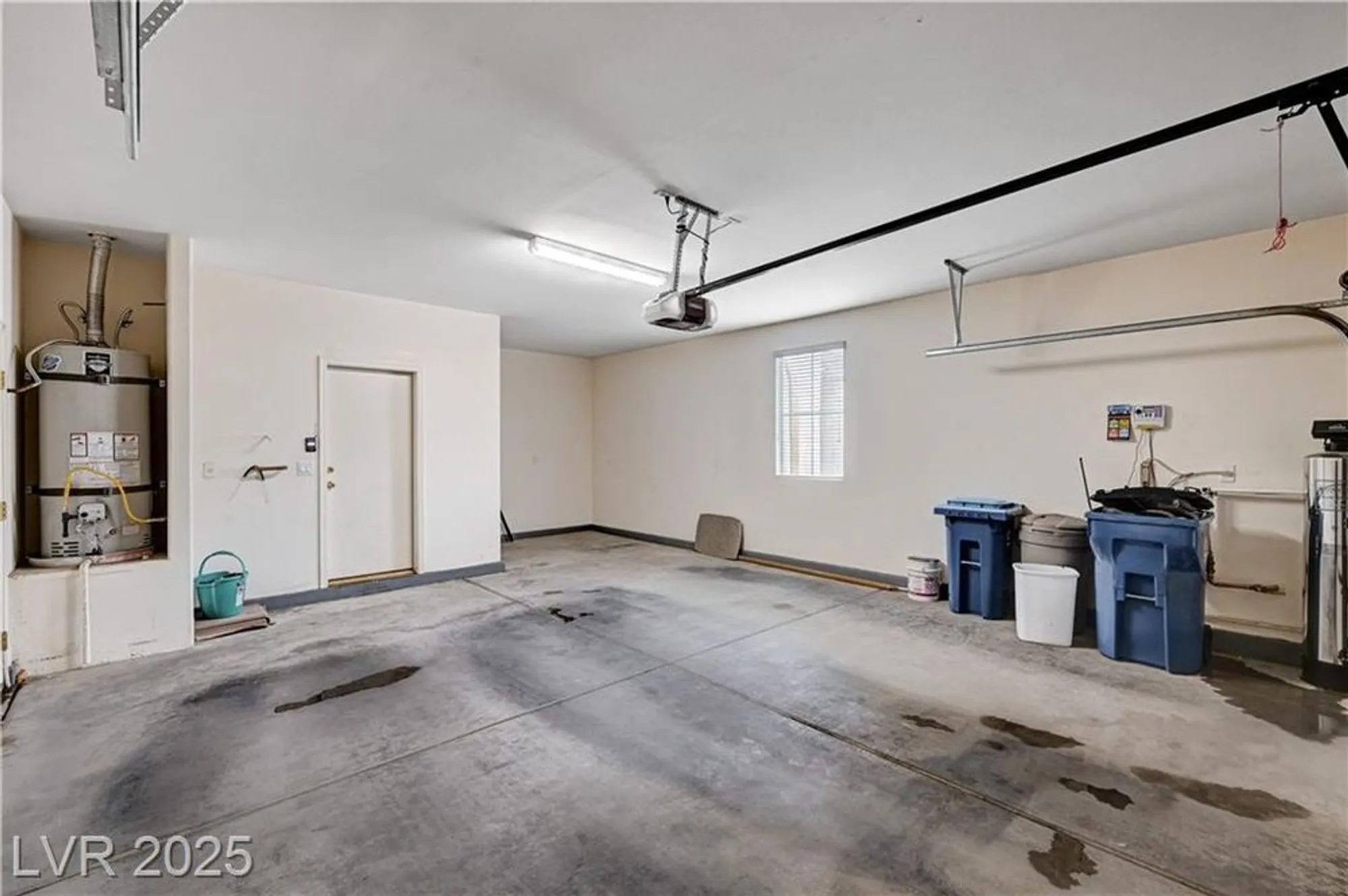 Property Slideshow image 32 of 96 | 10372 abisso dr, Las Vegas, NV, 89135