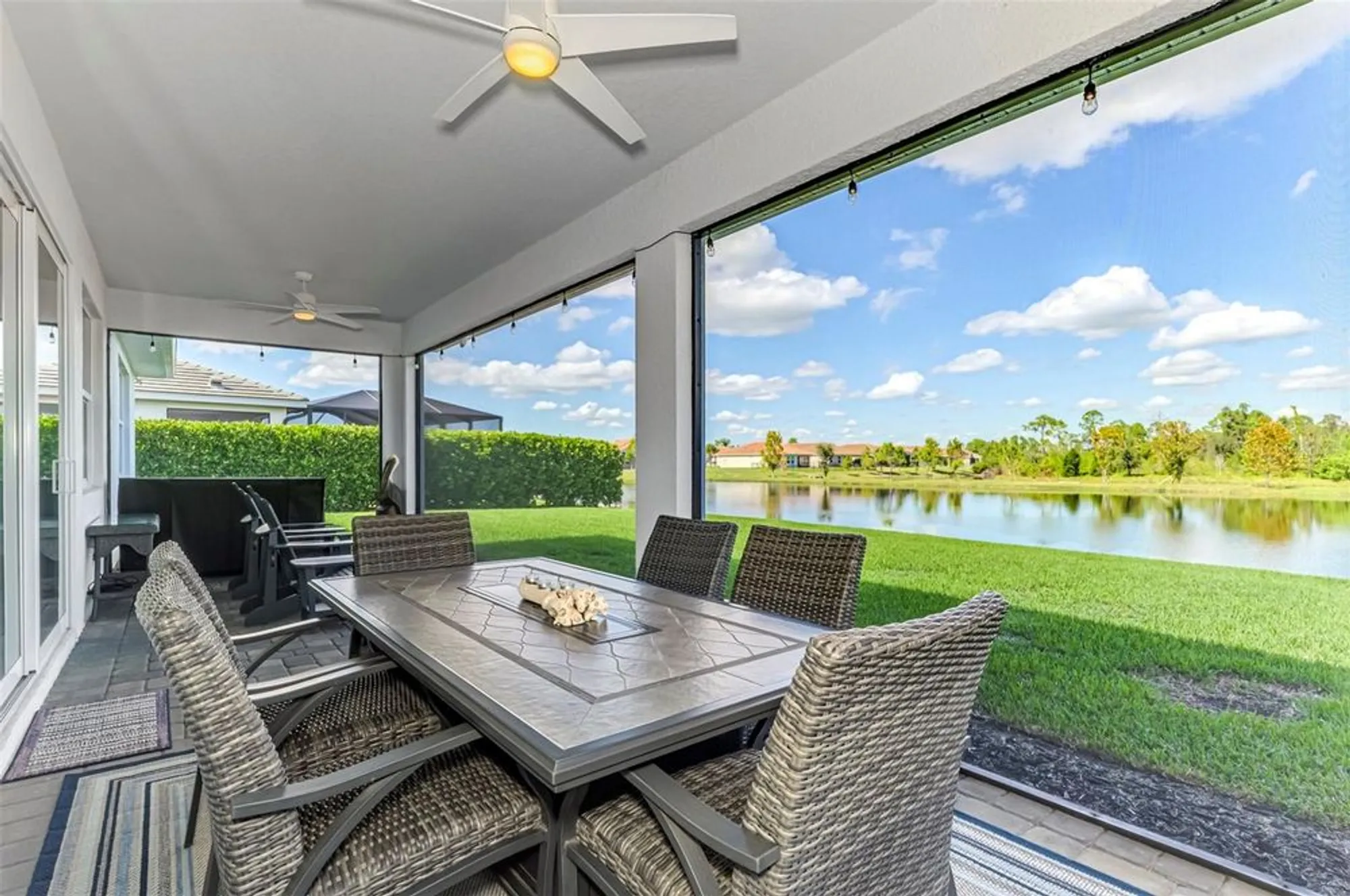 Property Slideshow image 41 of 71 | 560 mistiflower cir, Nokomis, FL, 34275