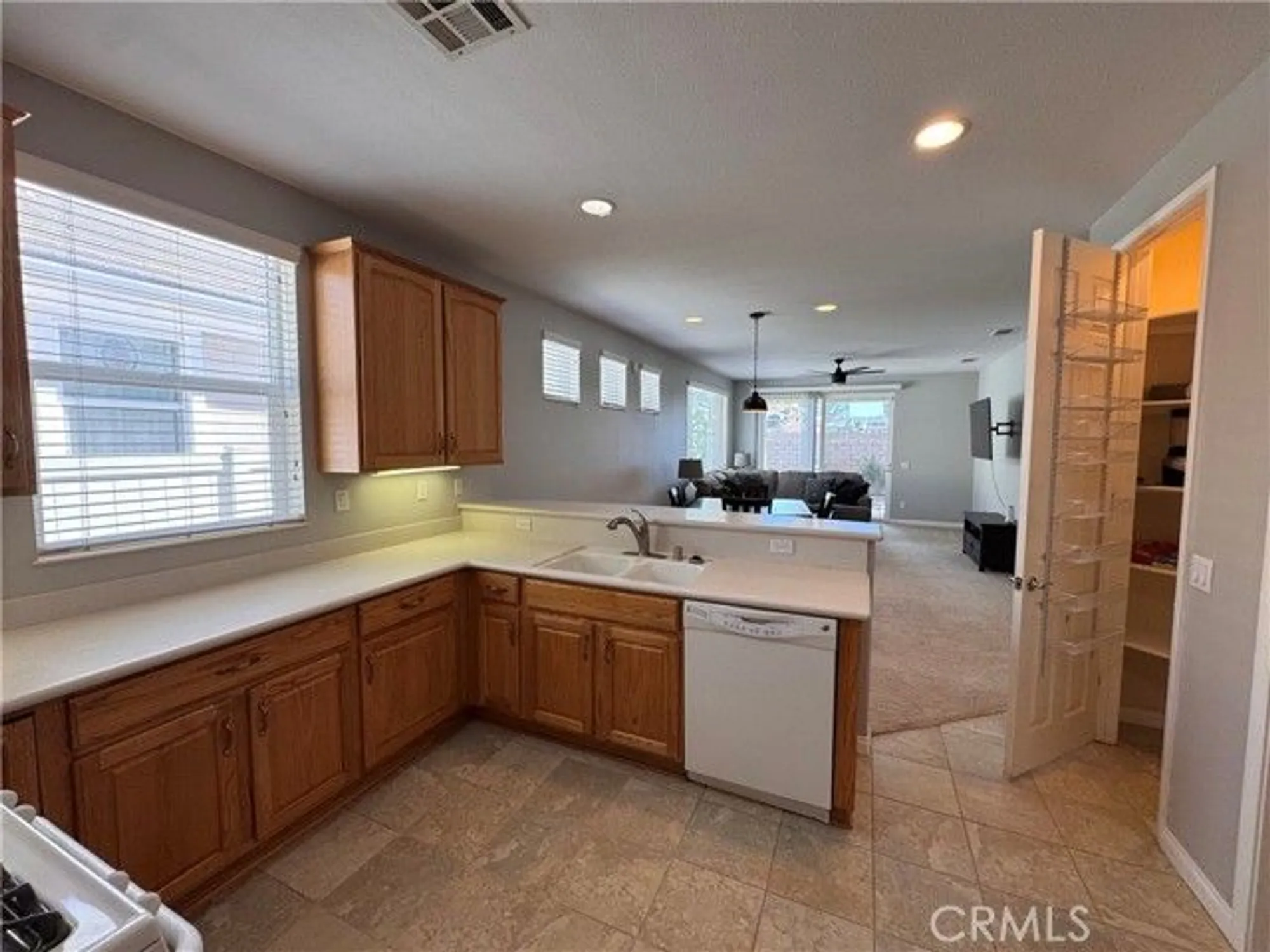 Property Slideshow image 10 of 24 | 11115 sun river ct, Apple Valley, CA, 92308