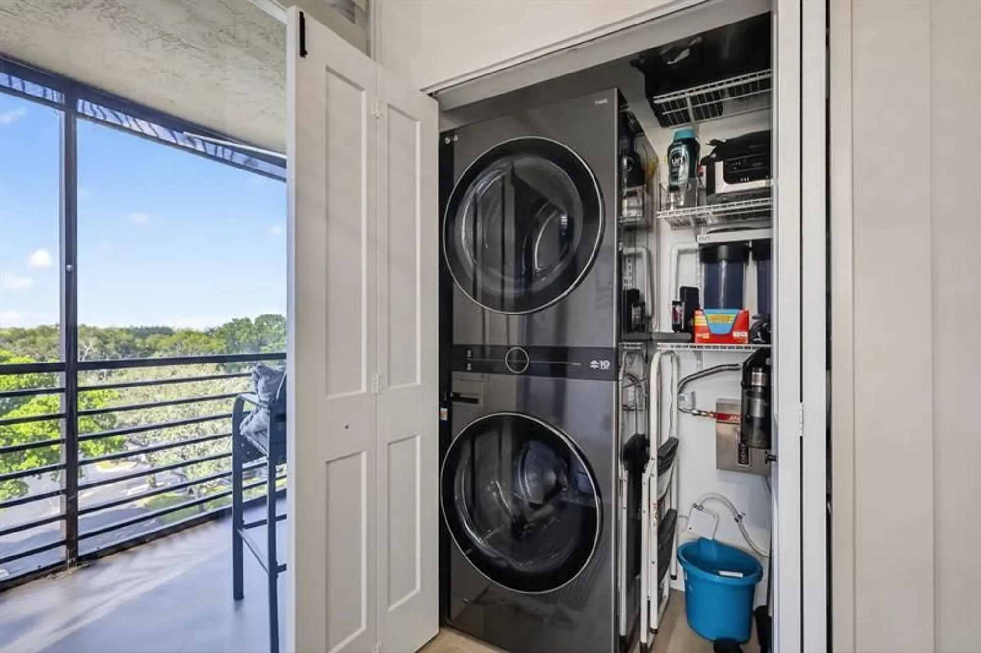 Property Slideshow image 40 of 52 | 1000 colony point cir 501, Pembroke Pines, FL, 33026