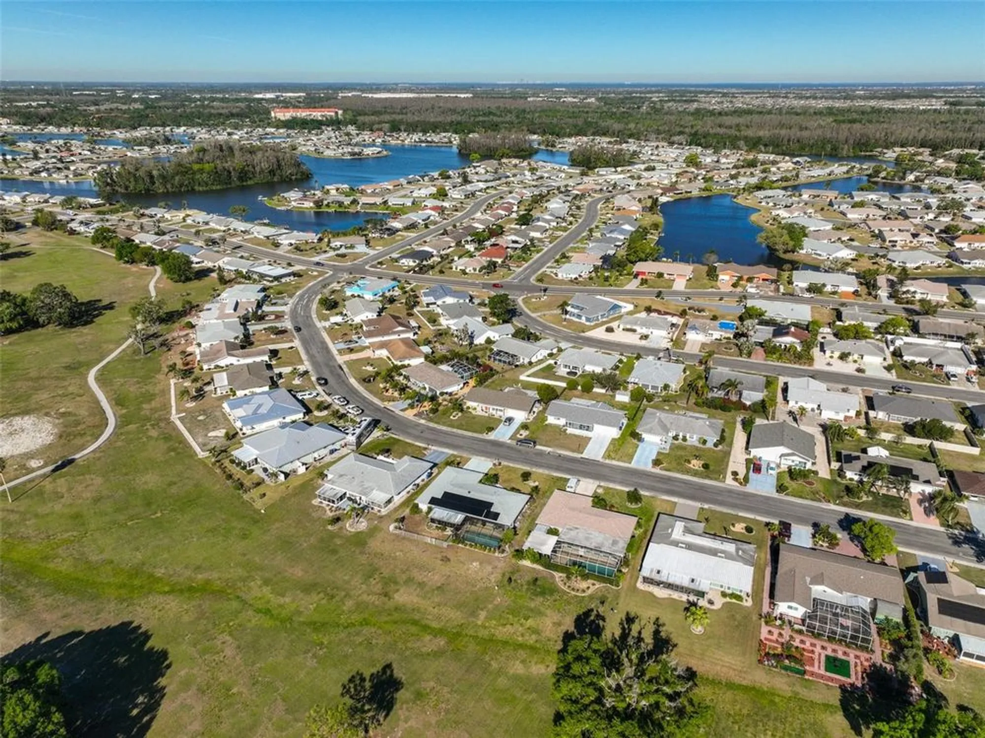 Property Slideshow image 6 of 53 | 672 allegheny dr, Sun City Center, FL, 33573