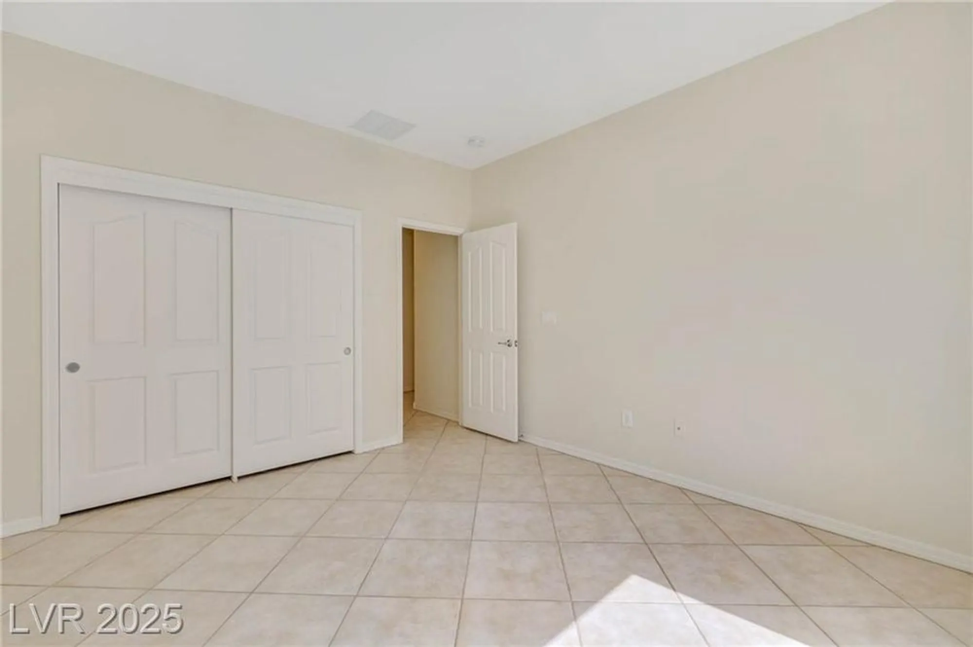 Property Slideshow image 18 of 31 | 2313 janesville ln, Henderson, NV, 89044