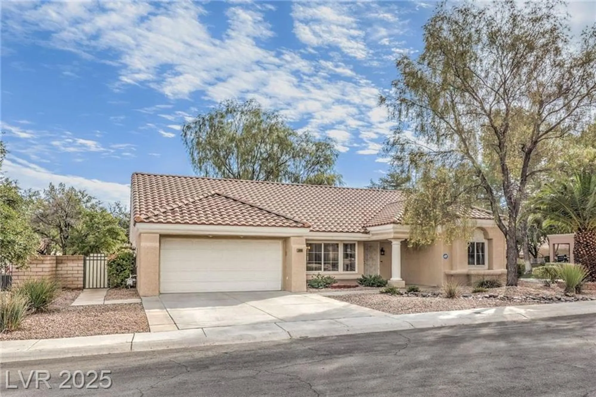 Property Slideshow image 34 of 53 | 3000 linkview dr, Las Vegas, NV, 89134