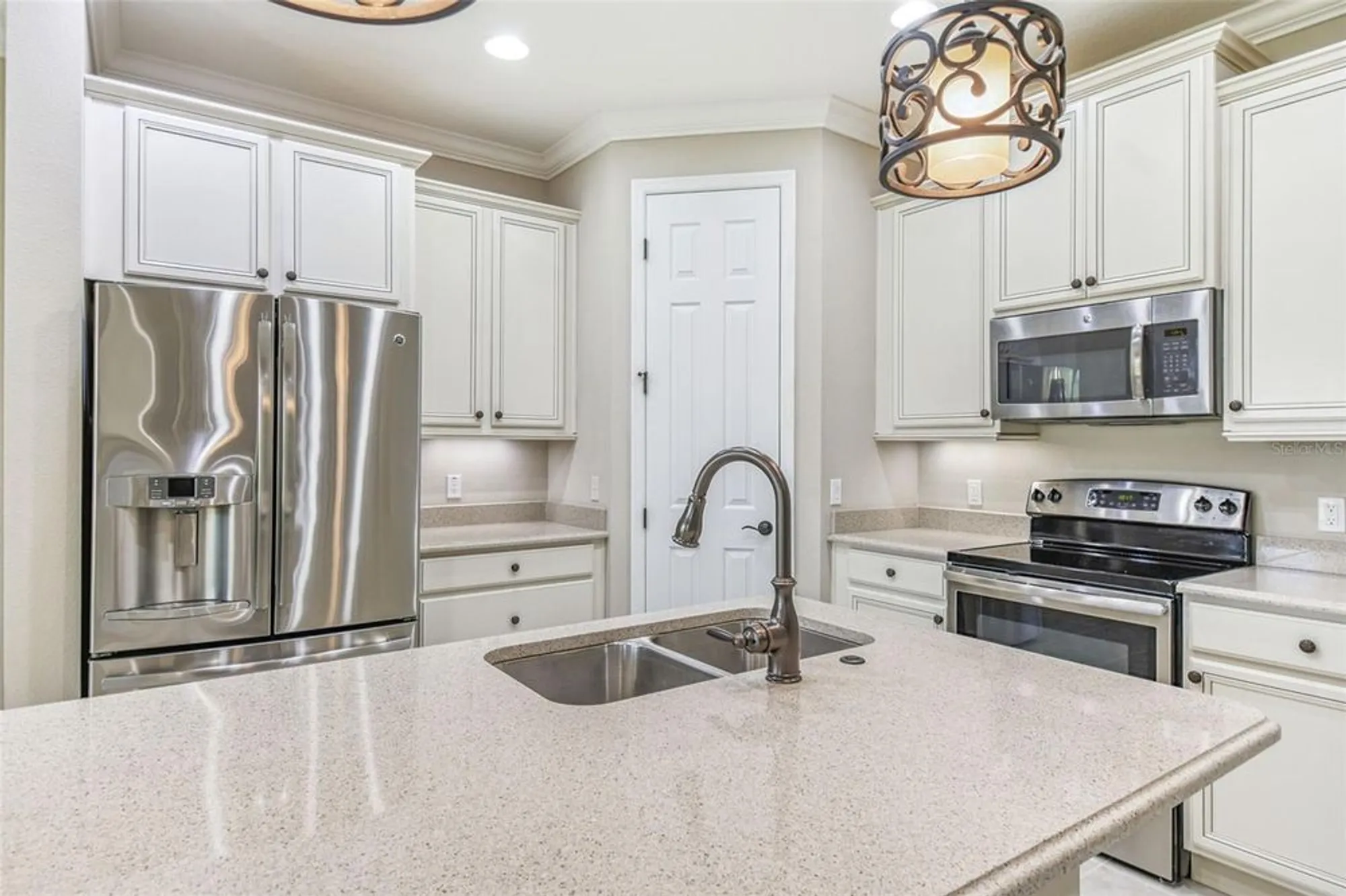 Property Slideshow image 10 of 54 | 159 casavista dr, Kissimmee, FL, 34759