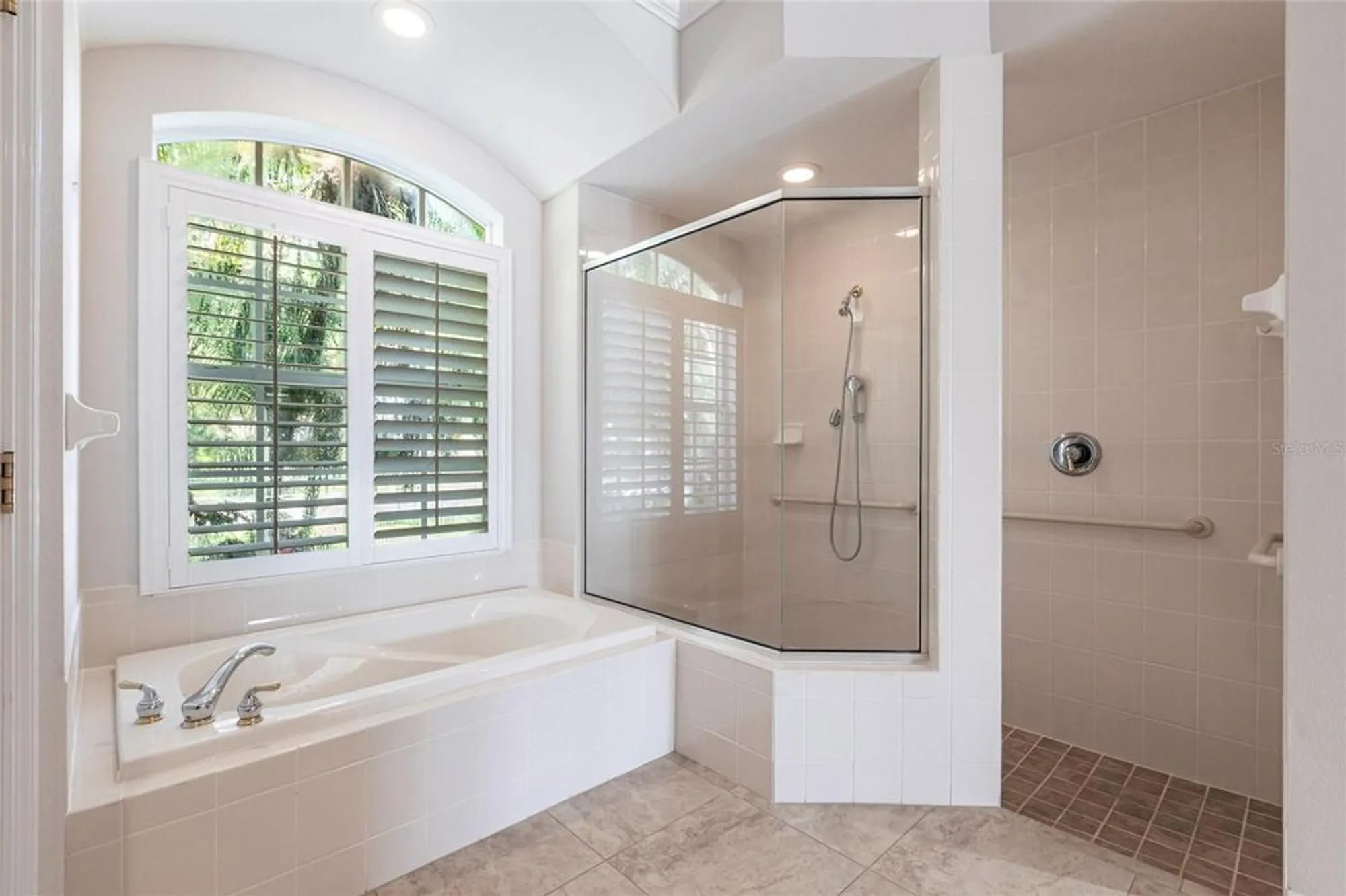 Property Slideshow image 33 of 51 | 7211 treymore ct, Sarasota, FL, 34243