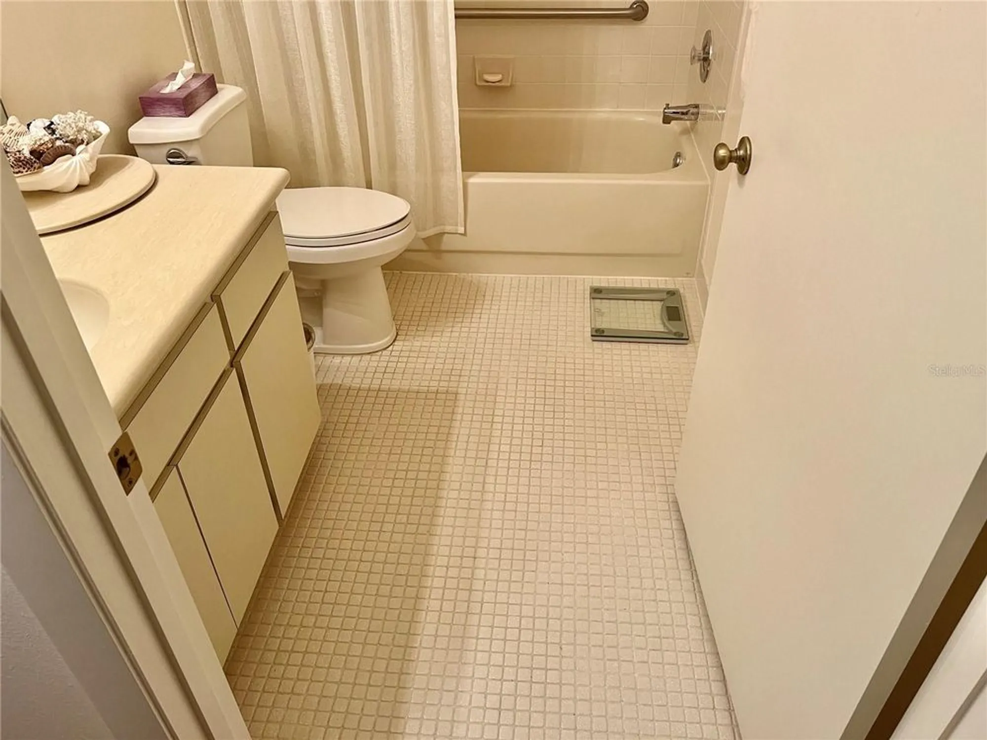 Property Slideshow image 21 of 52 | 2220 spanish dr 14, Clearwater, FL, 33763