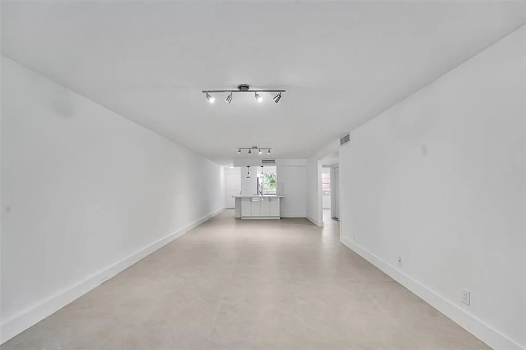 Property Slideshow image 14 of 27 | 3201 portofino pt c2, Coconut Creek, FL, 33066