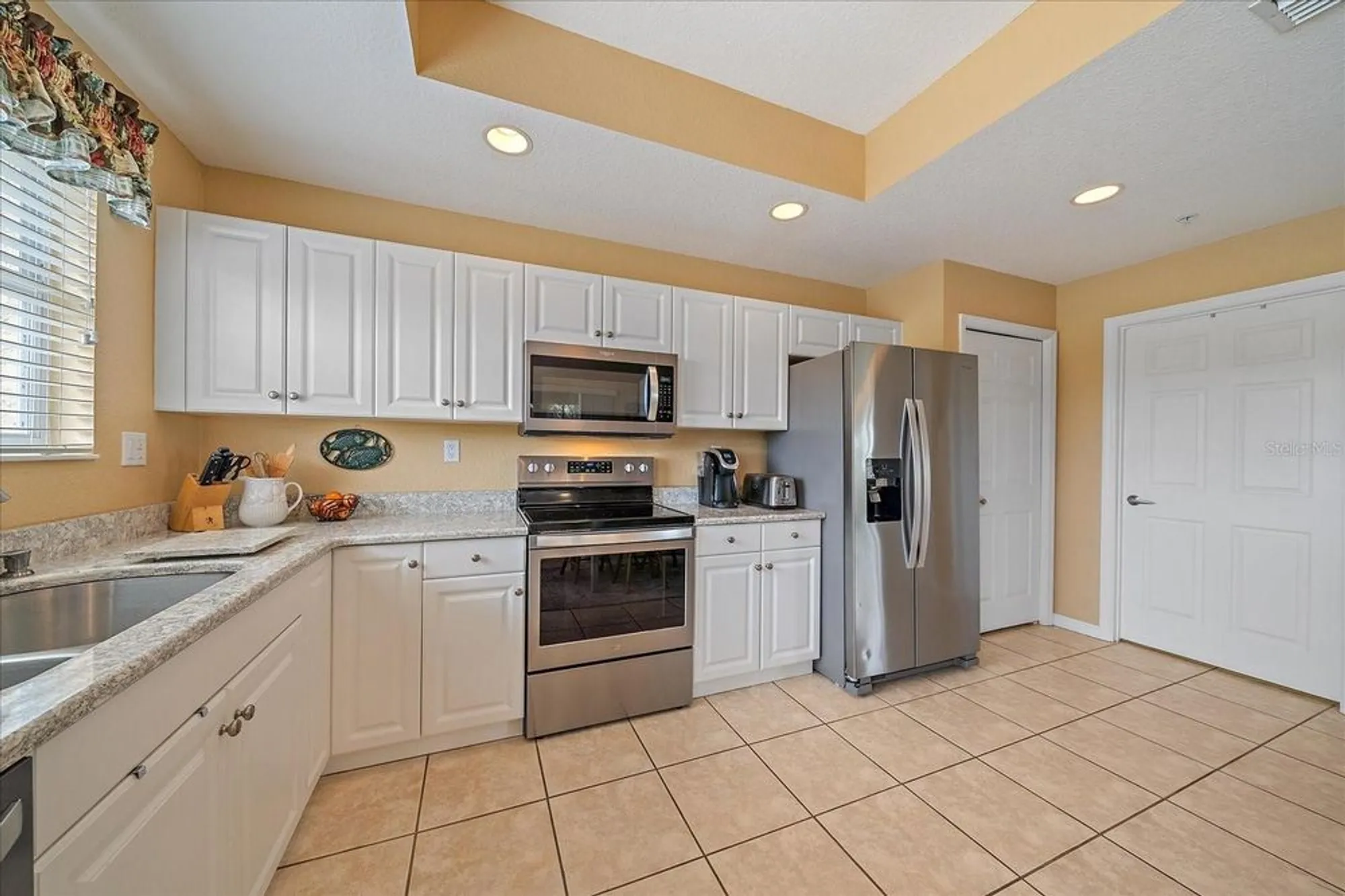 Property Slideshow image 12 of 44 | 6334 grand oak cir 201, Bradenton, FL, 34203
