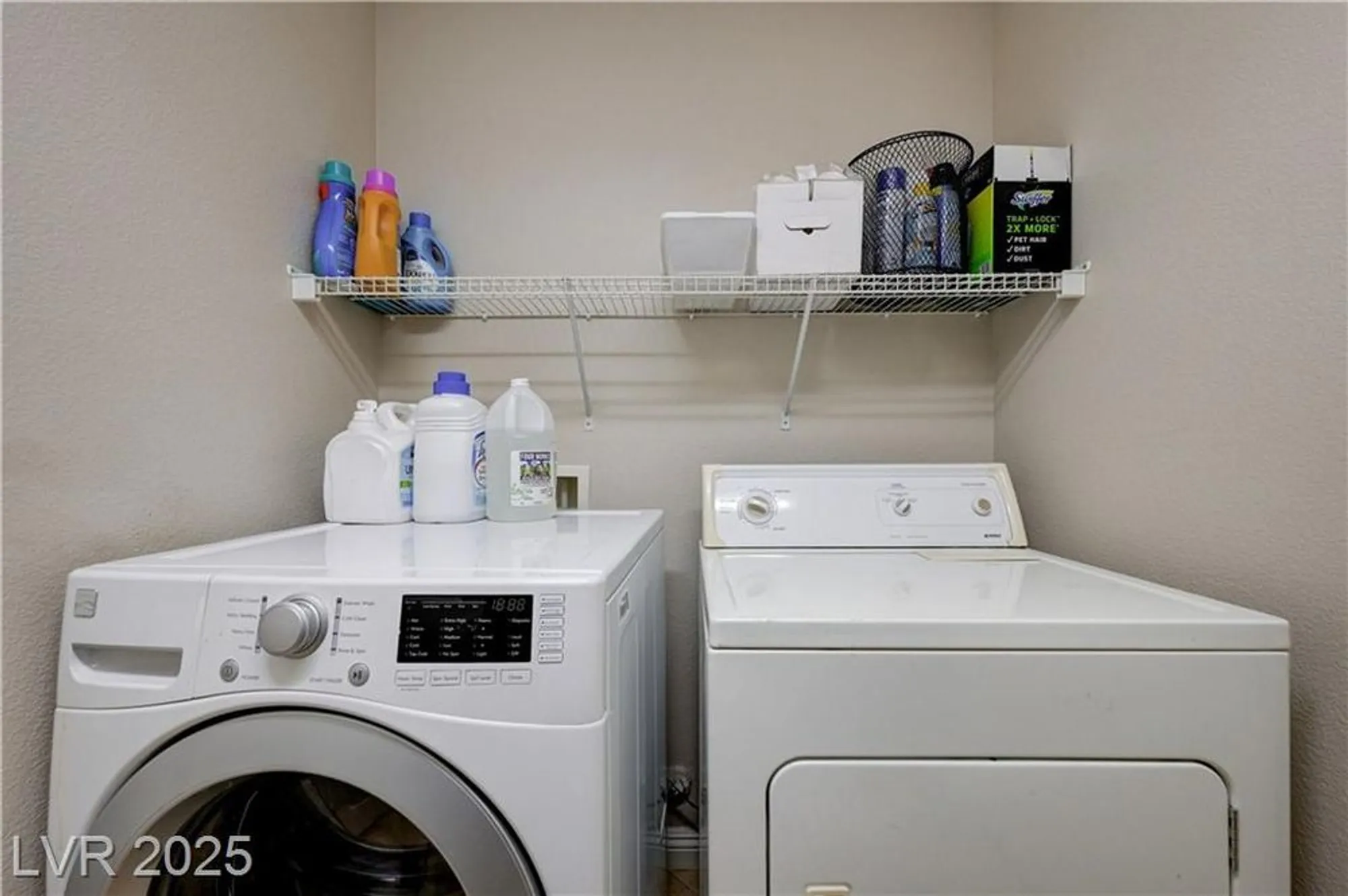 Property Slideshow image 27 of 99 | 10241 premia pl, Las Vegas, NV, 89135