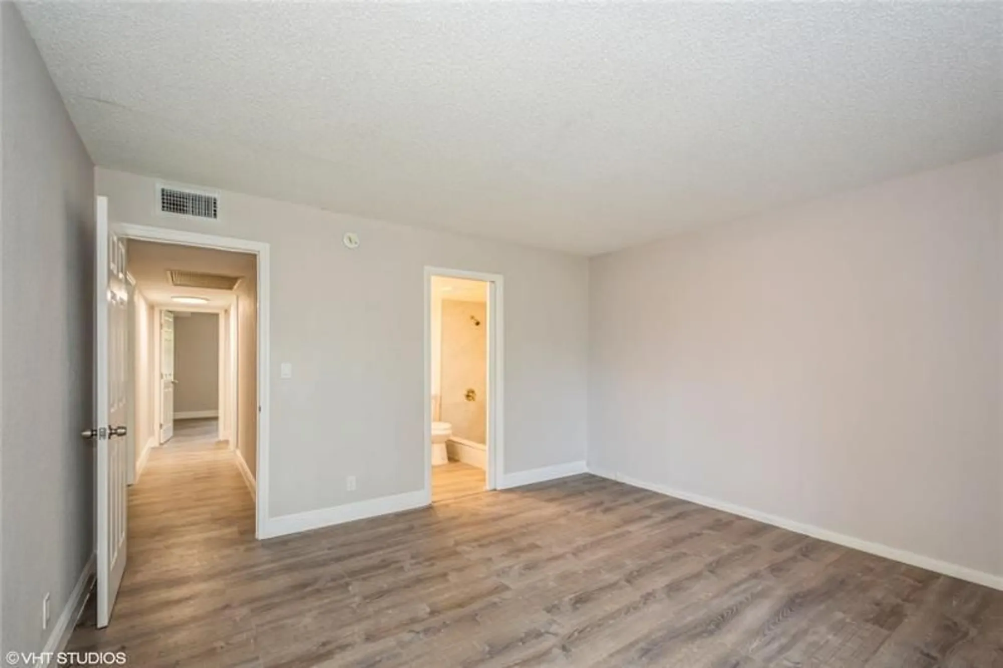 Property Slideshow image 15 of 33 | 2805 victoria way d1, Coconut Creek, FL, 33066