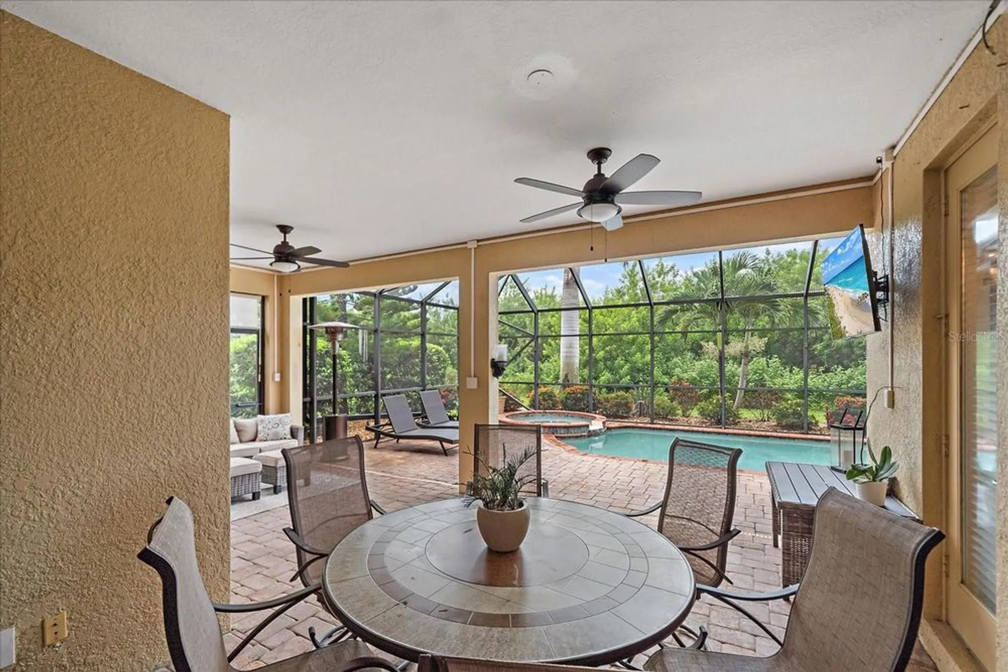 Property Slideshow image 23 of 46 | 131 river enclave ct, Bradenton, FL, 34212