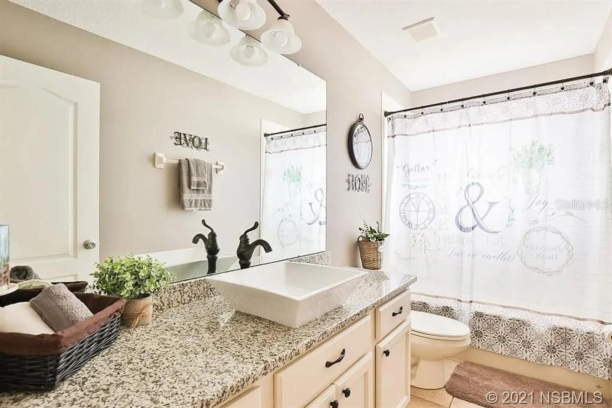 Property Slideshow image 12 of 35 | 453 venetian villa dr, New Smyrna Beach, FL, 32168