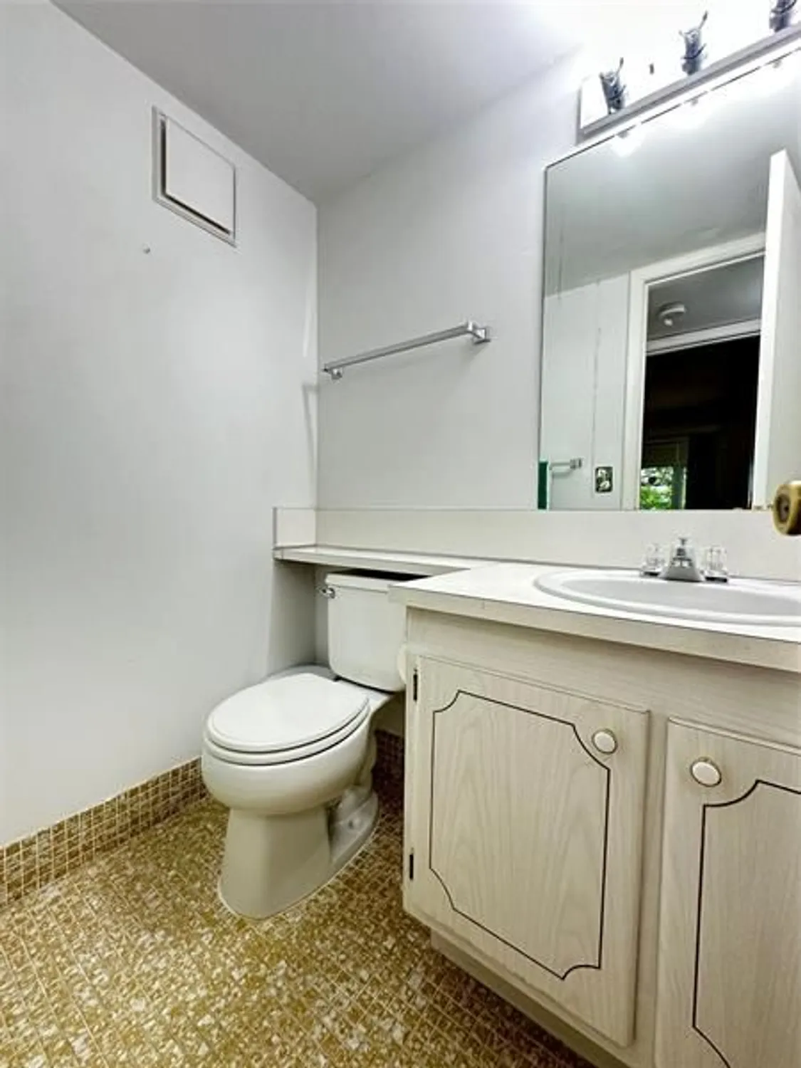 Property Slideshow image 18 of 66 | 23 lyndhurst a # 23, Deerfield Beach, FL, 33442