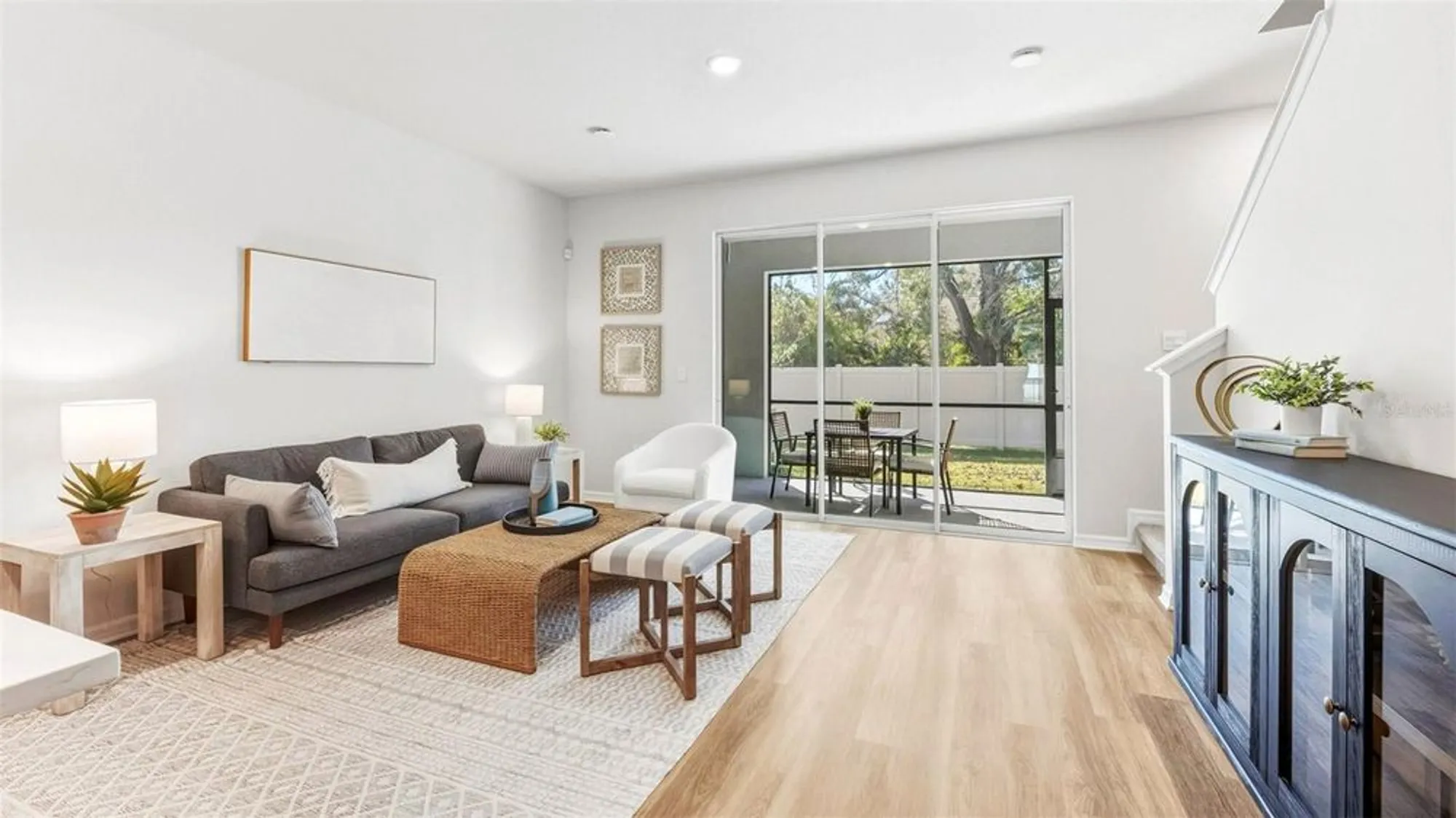 Property Slideshow image 6 of 19 | 1674 bay rd, Sarasota, FL, 34239