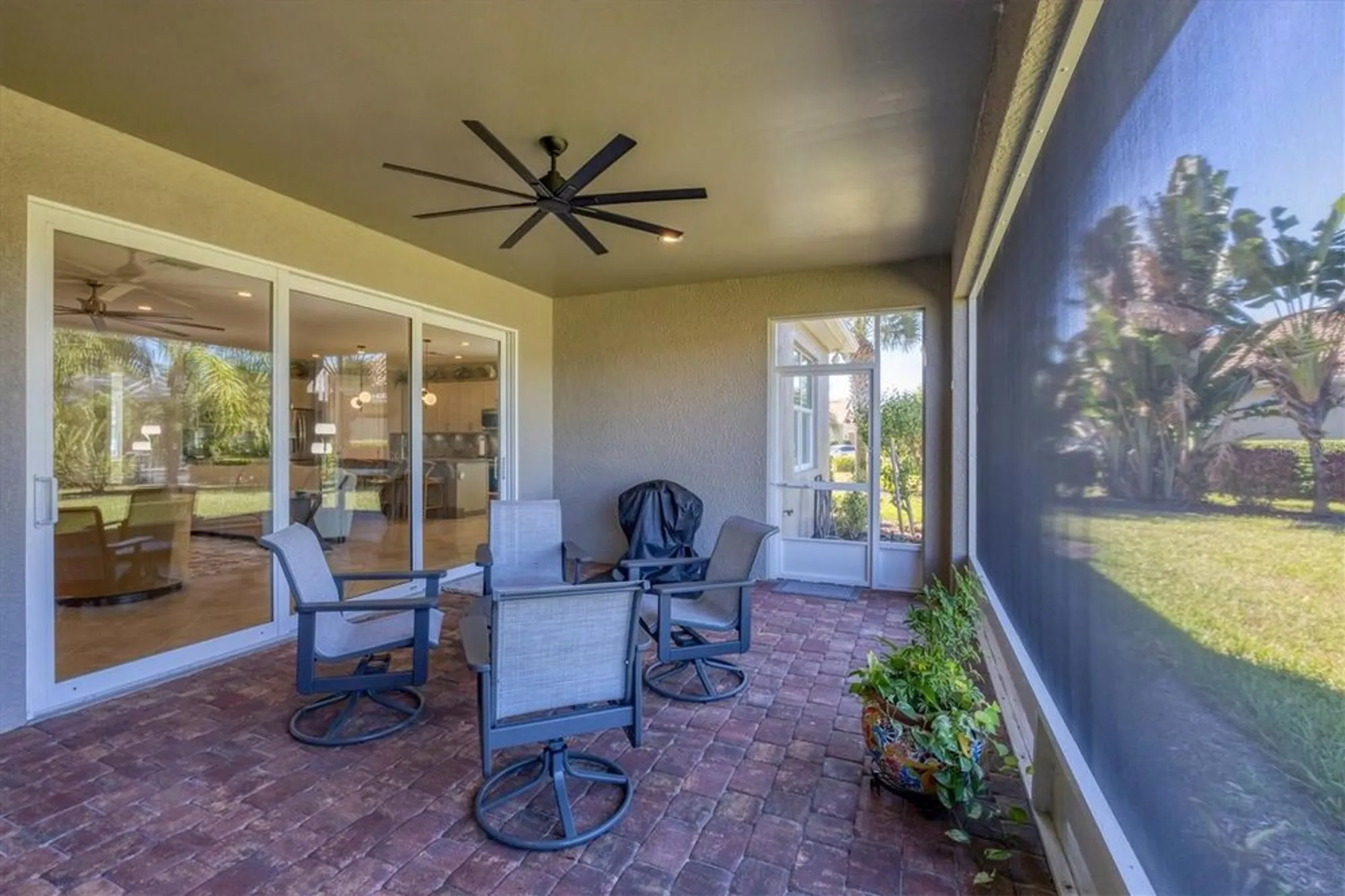 Property Slideshow image 36 of 66 | 6144 abaco dr, Sarasota, FL, 34238