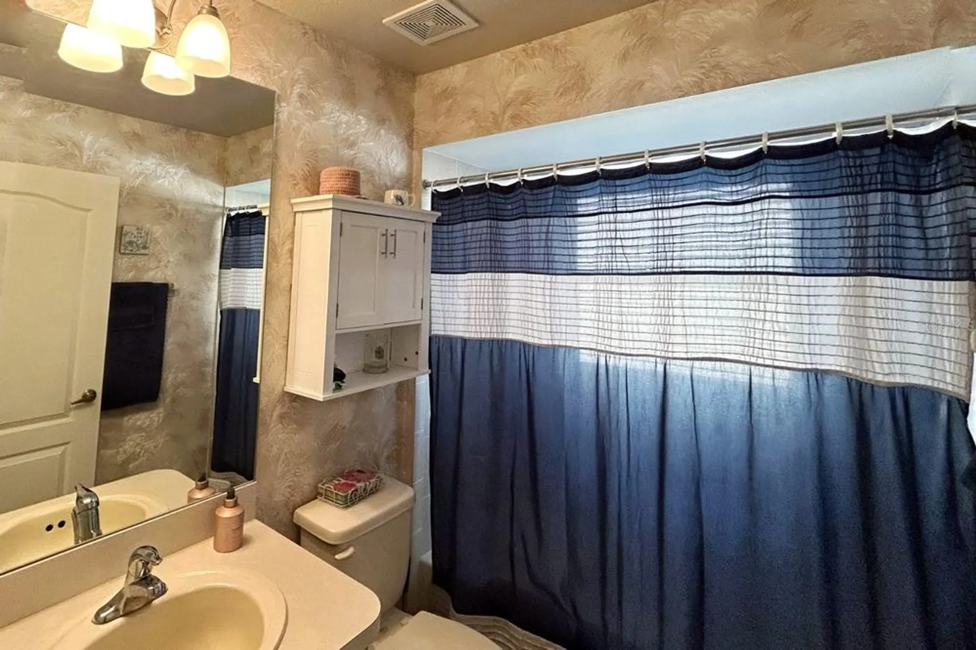 Property Slideshow image 18 of 32 | 276 rochester st, Spring Hill, FL, 34609
