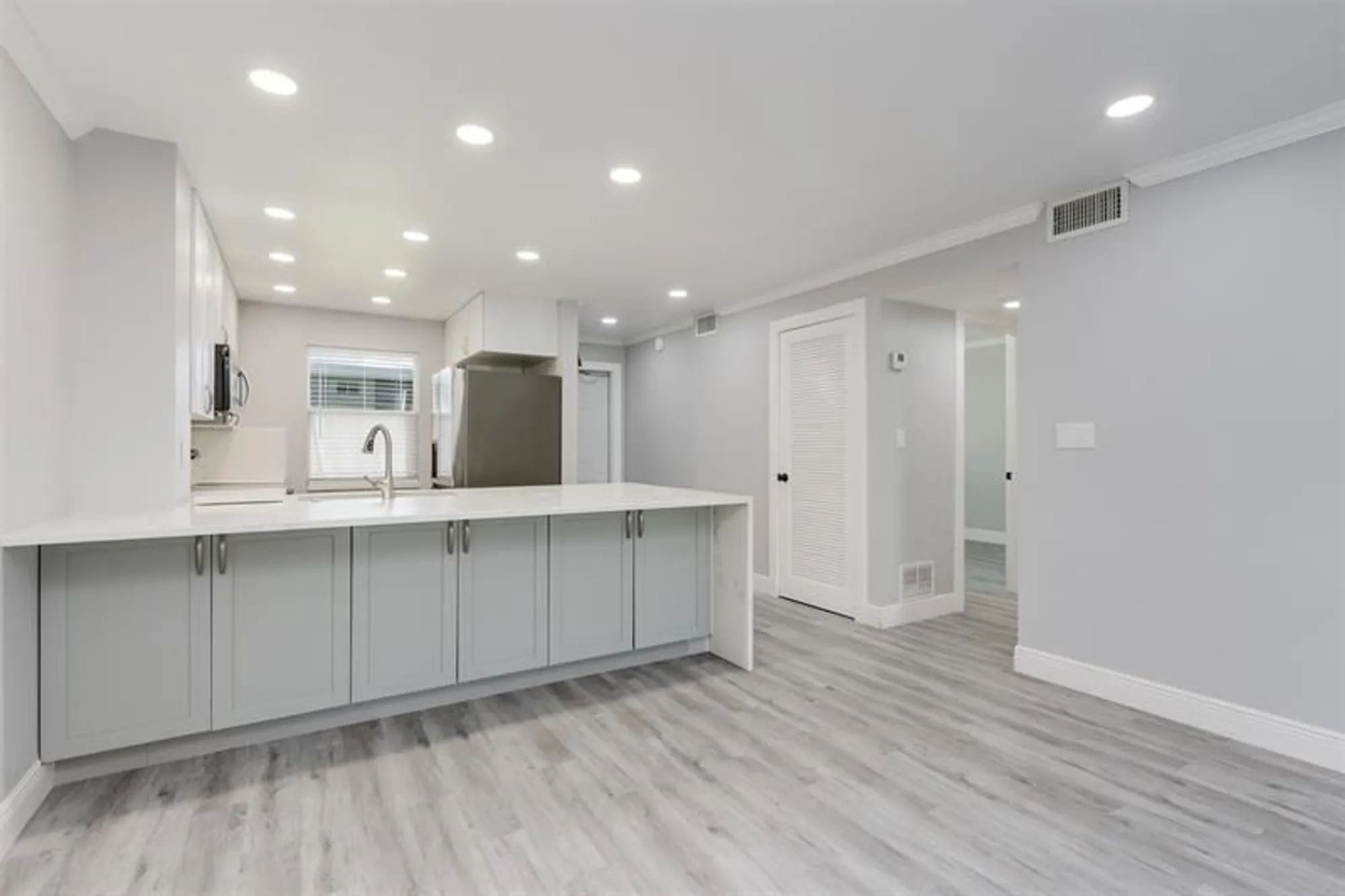 Property Slideshow image 13 of 43 | 9856 marina blvd 1314, Boca Raton, FL, 33428