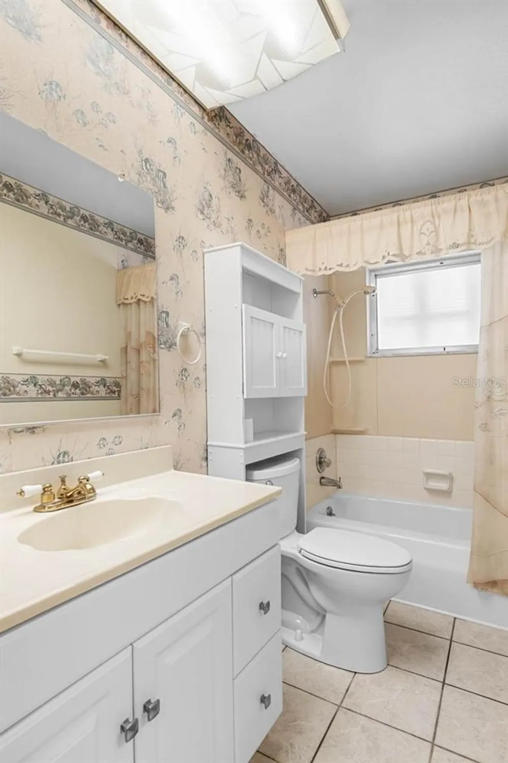 Property Slideshow image 17 of 80 | 829 fox hills dr, Sun City Center, FL, 33573