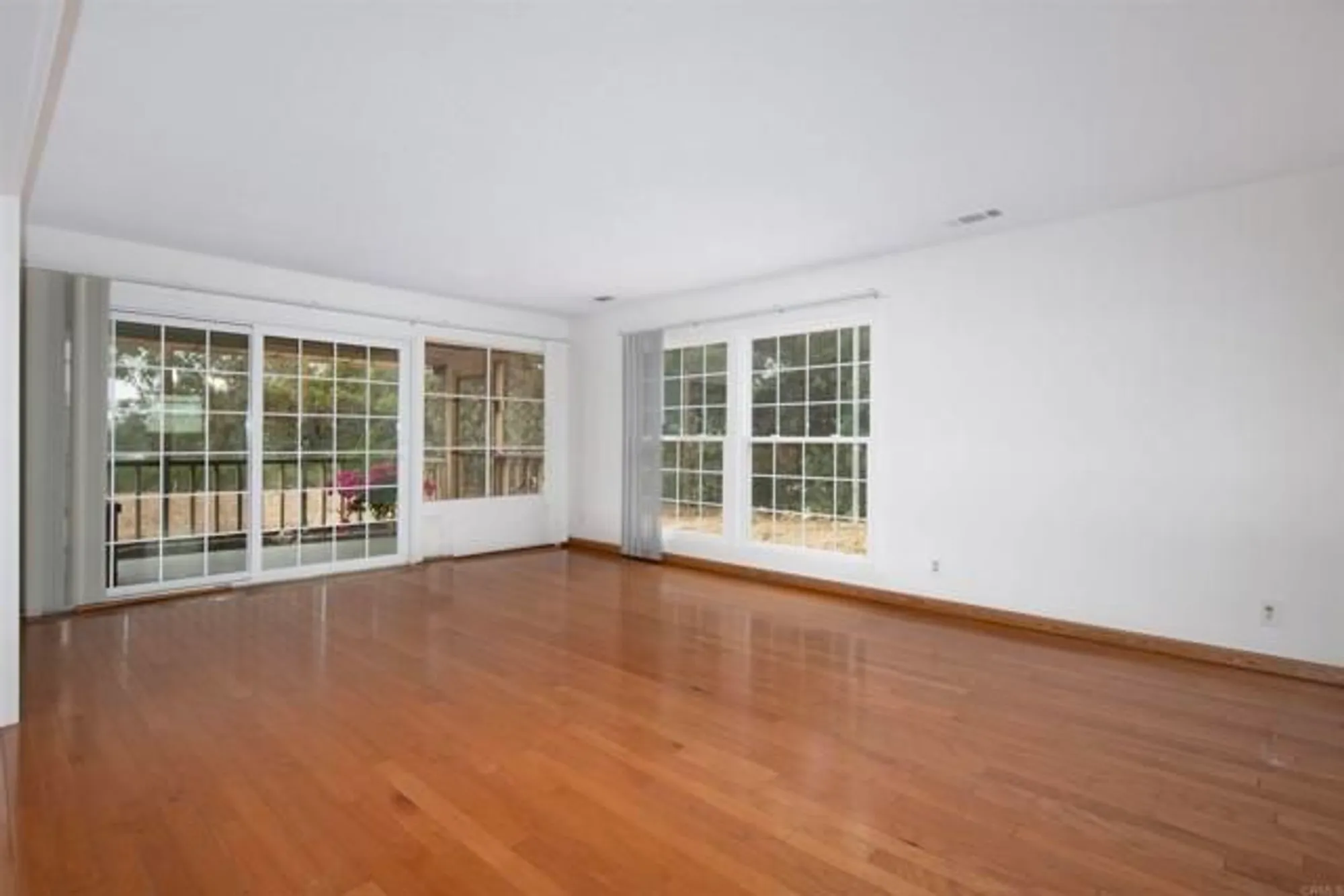 Property Slideshow image 10 of 32 | 3621 vista campana 11, Oceanside, CA, 92057