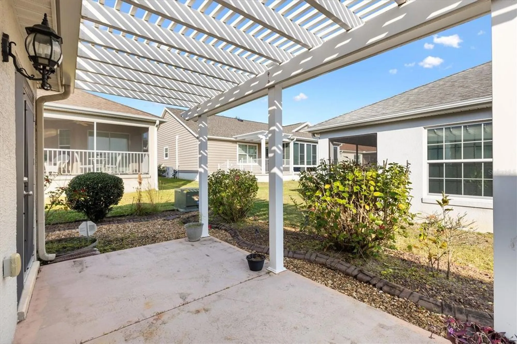 Property Slideshow image 31 of 35 | 933 folkstone way, The Villages, FL, 32162