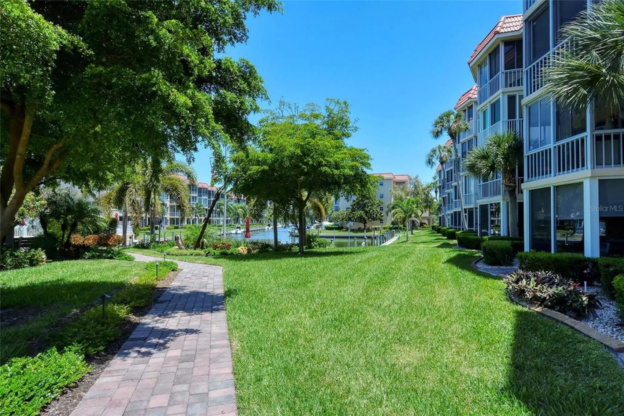 Property Slideshow image 25 of 65 | 1300 n portofino dr apt 103, Sarasota, FL, 34242