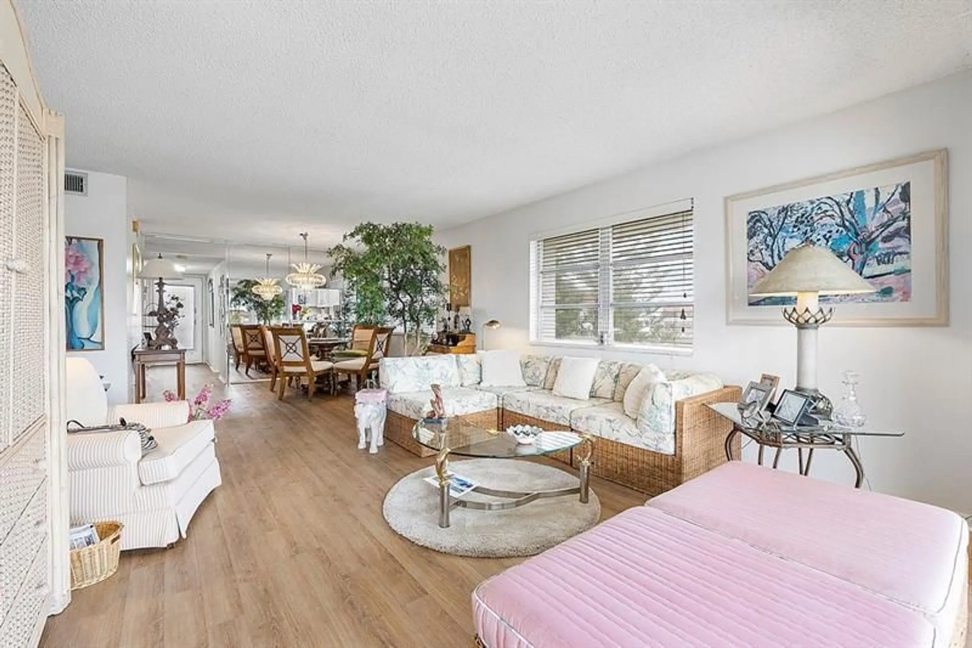 Property Slideshow image 18 of 32 | 3551 inverrary dr 404, Lauderhill, FL, 33319