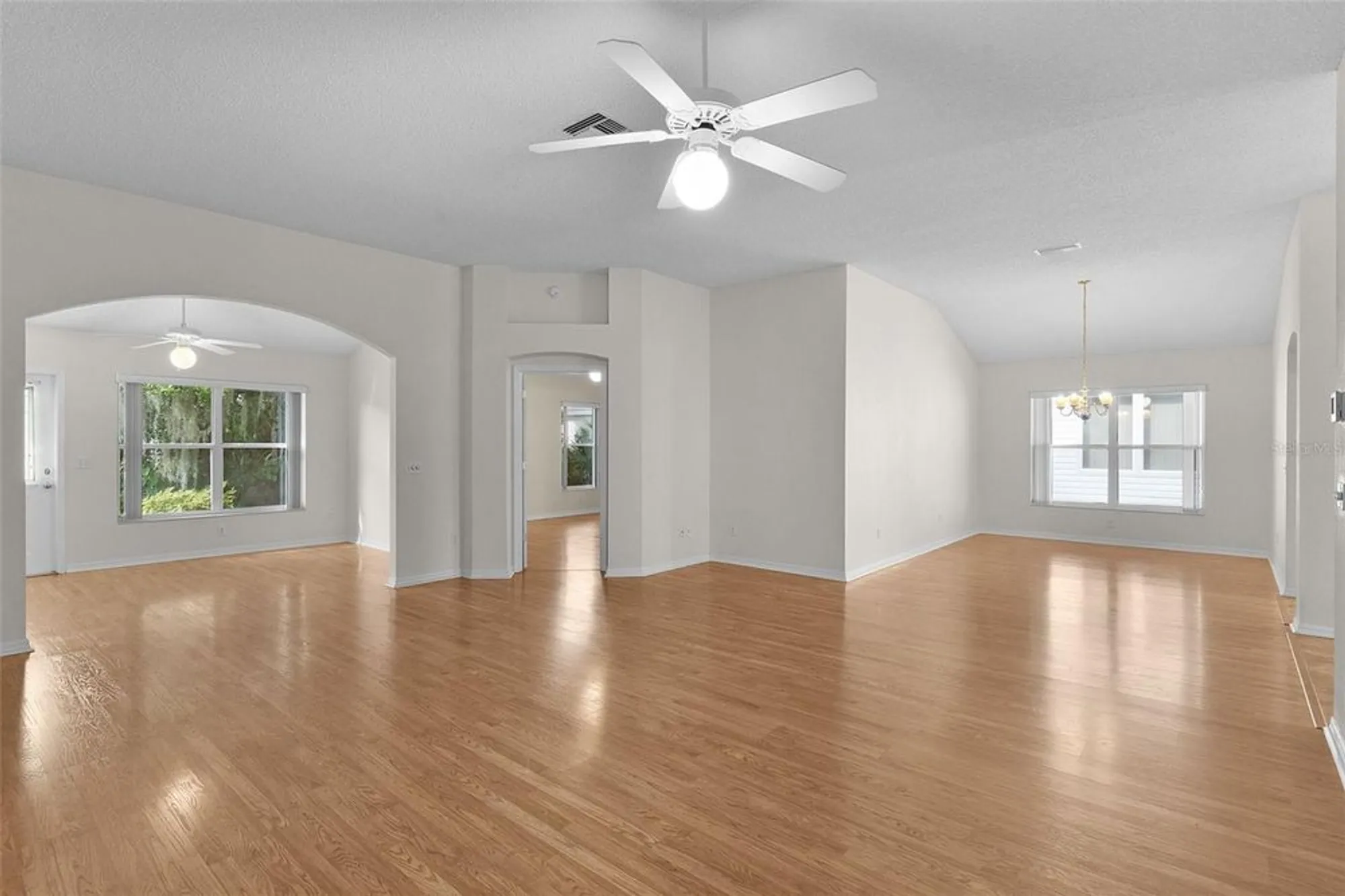 Property Slideshow image 11 of 44 | 912 ventura dr, The Villages, FL, 32159