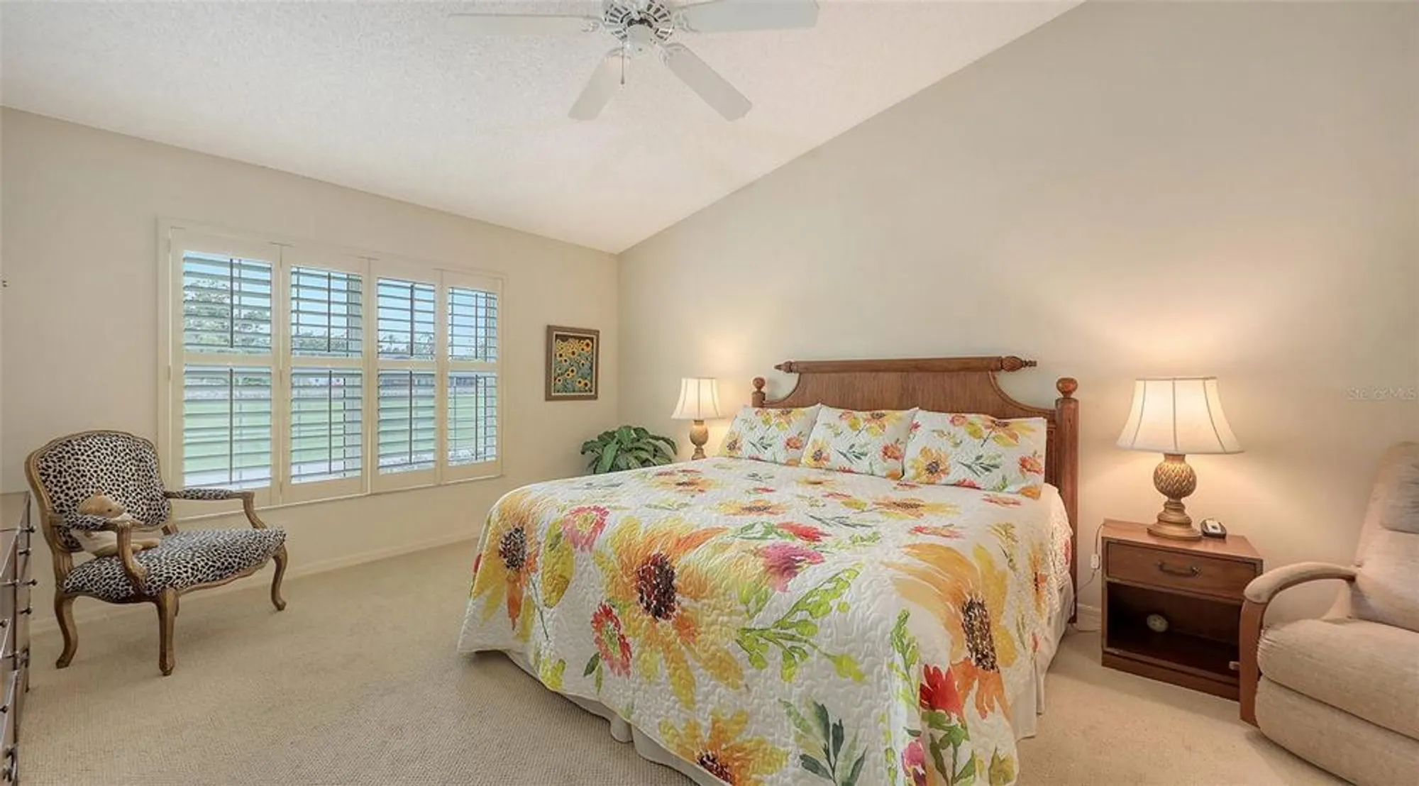 Property Slideshow image 17 of 35 | 5568 country club way, Sarasota, FL, 34243