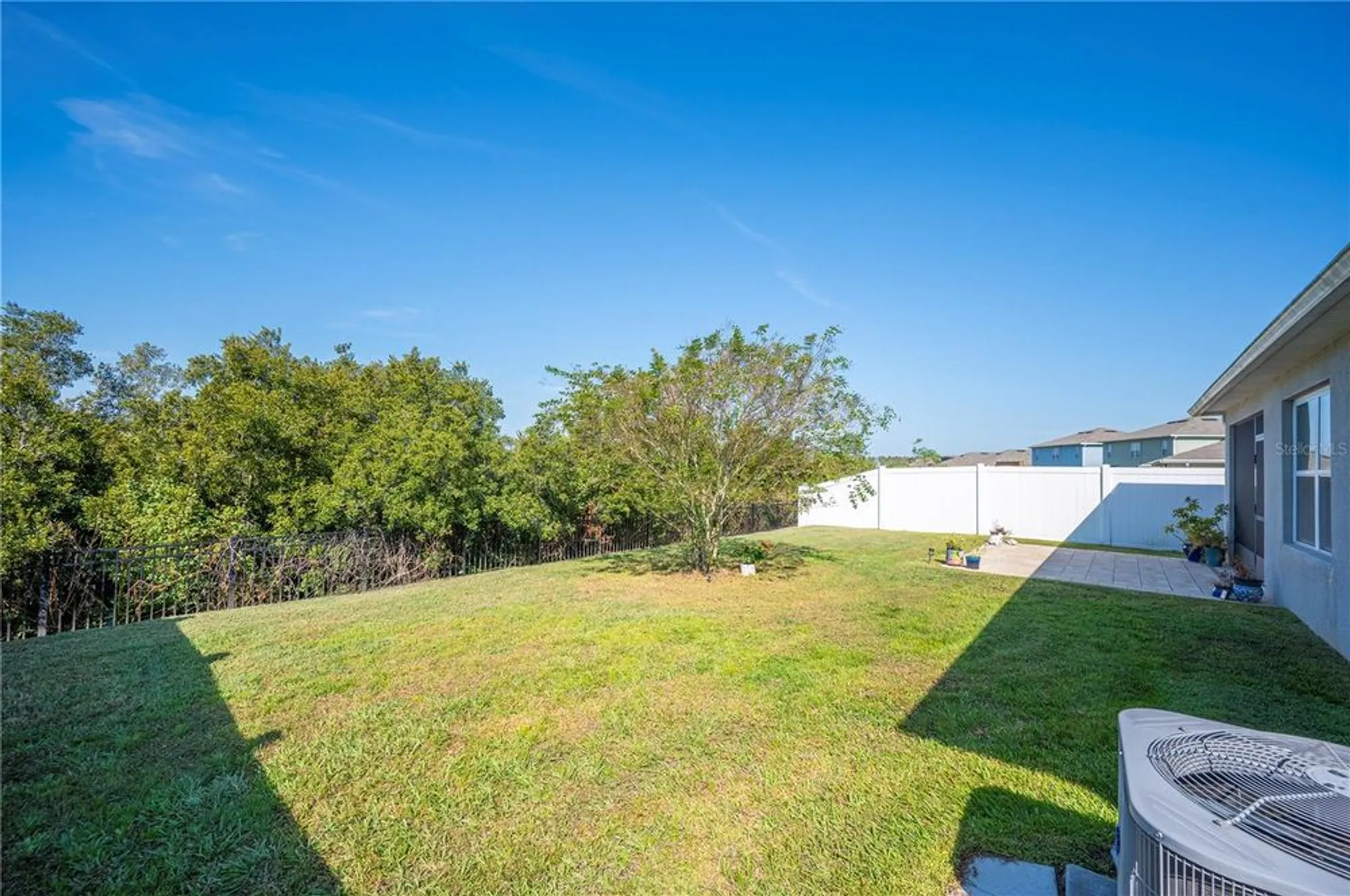 Property Slideshow image 34 of 41 | 2719 grandbury grove rd, Lakeland, FL, 33811