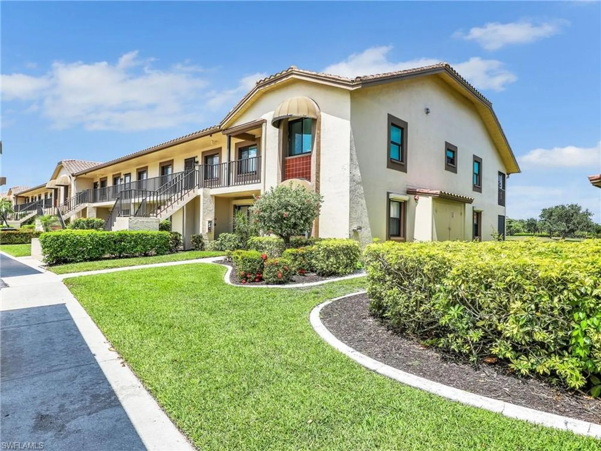Property Slideshow image 8 of 30 | 13111 cross creek blvd 208, Fort Myers, FL, 33912