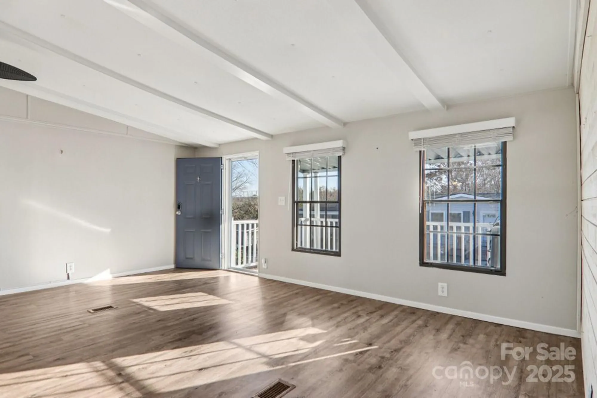 Property Slideshow image 7 of 48 | 302 meadowbrook ct, Hendersonville, NC, 28792