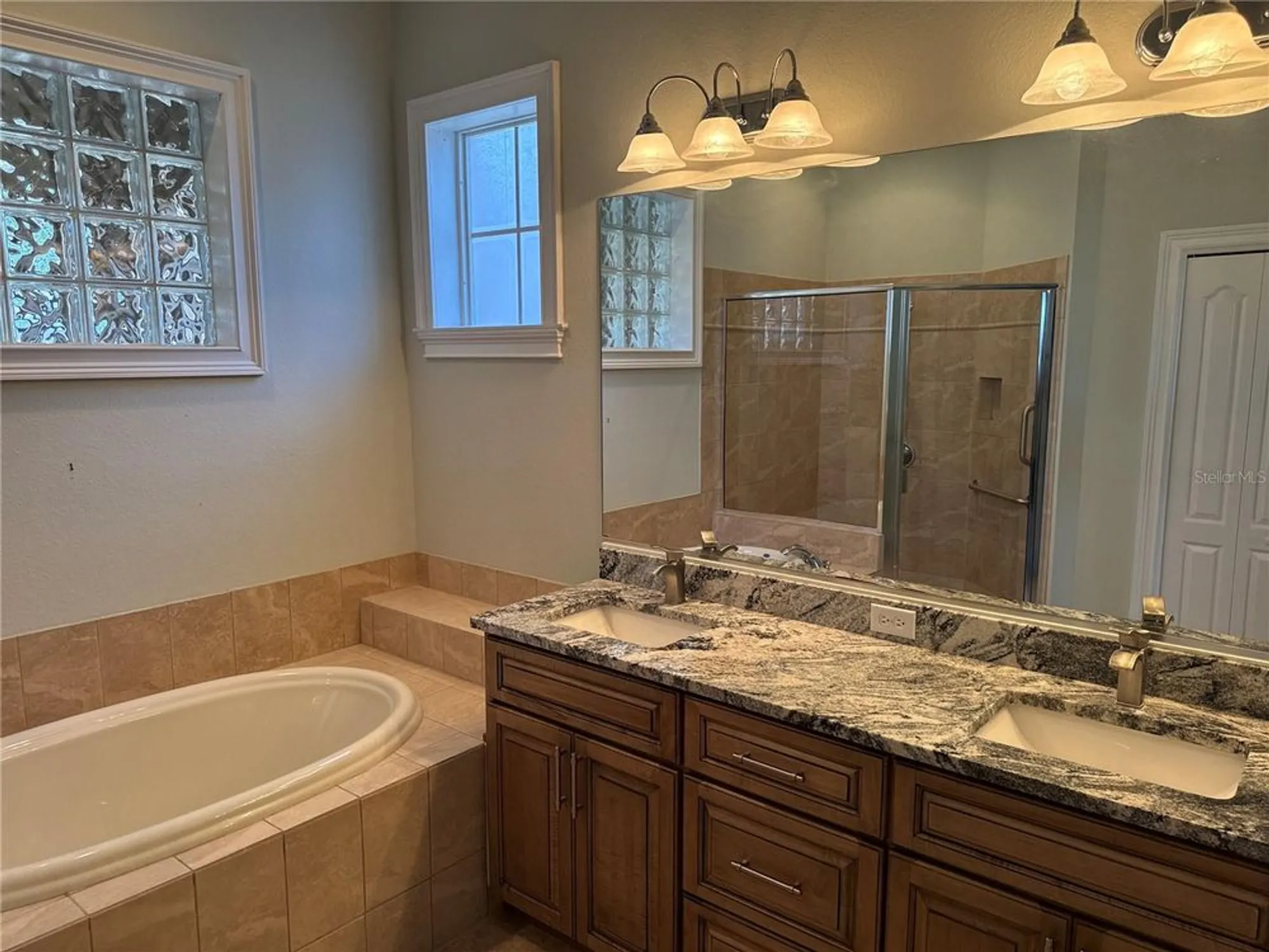 Property Slideshow image 16 of 29 | 832 king leon way, Sun City Center, FL, 33573