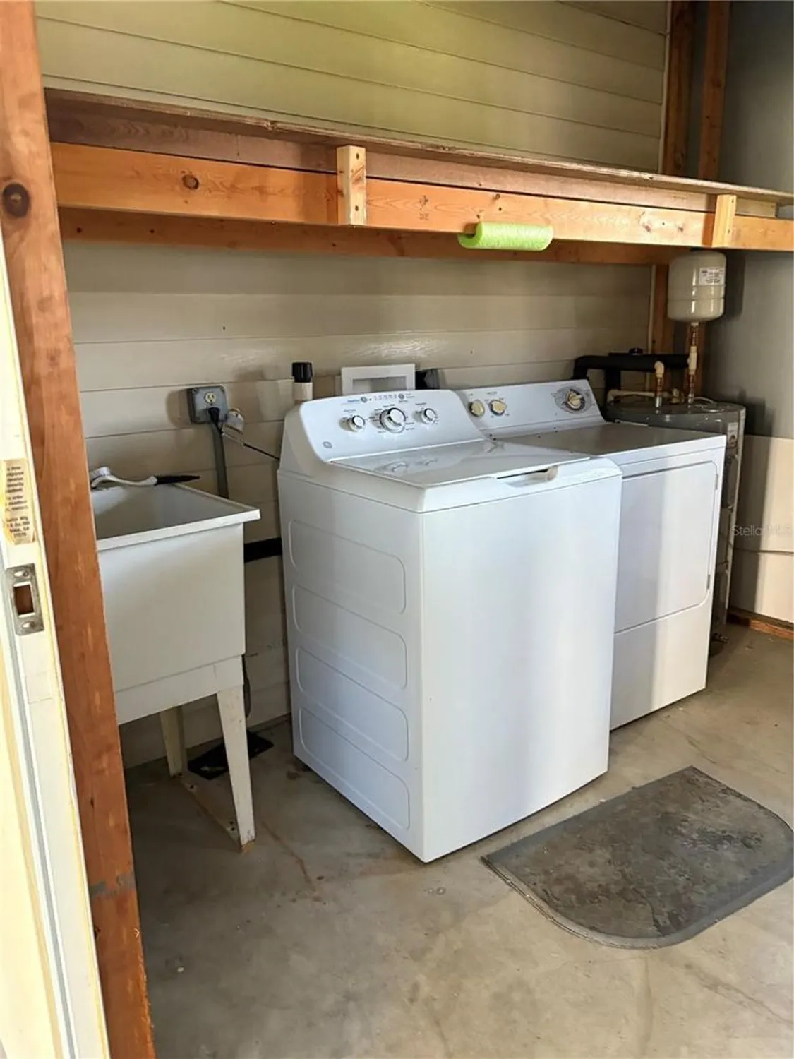 Property Slideshow image 12 of 15 | 1222 zapata pl, Lady Lake, FL, 32159