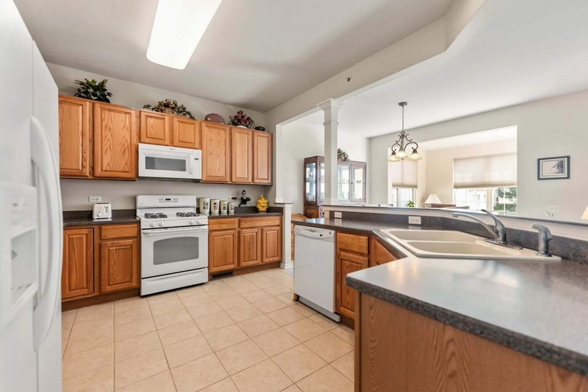 Property Slideshow image 12 of 61 | 13184 oakwood ave, Huntley, IL, 60142
