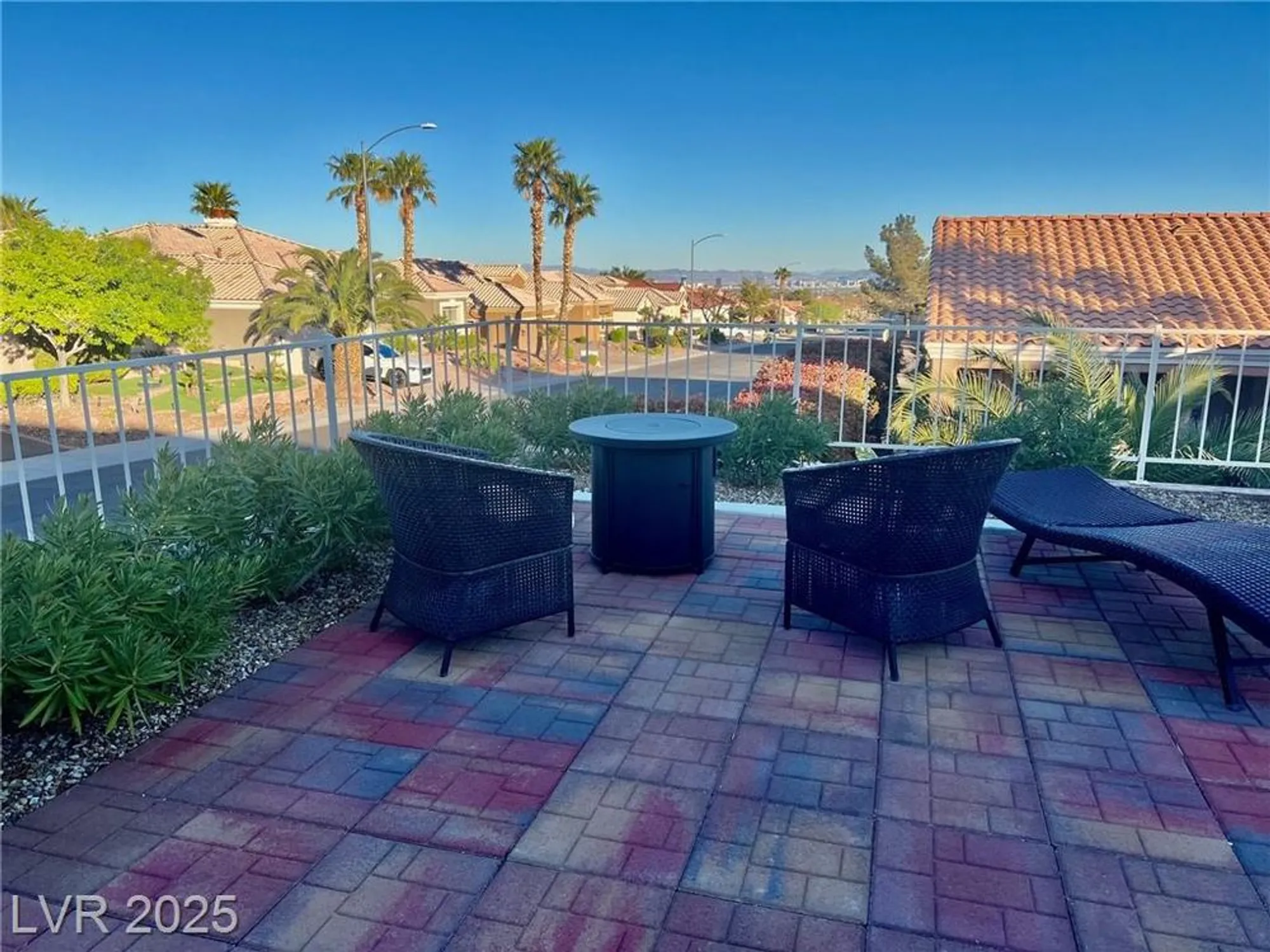 Property Slideshow image 17 of 21 | 2736 darby falls dr, Las Vegas, NV, 89134