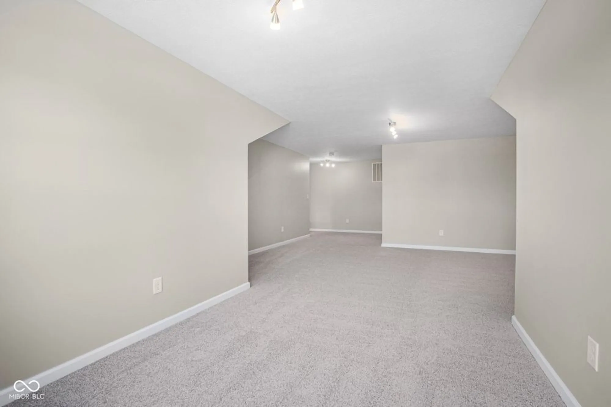 Property Slideshow image 45 of 76 | 8643 twain ln, Indianapolis, IN, 46239