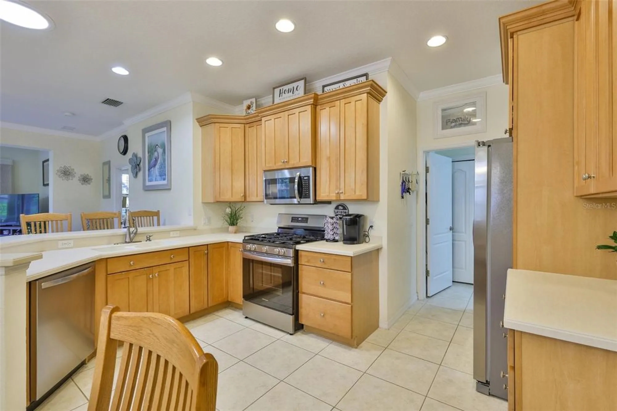Property Slideshow image 19 of 63 | 2044 sifield greens way, Sun City Center, FL, 33573