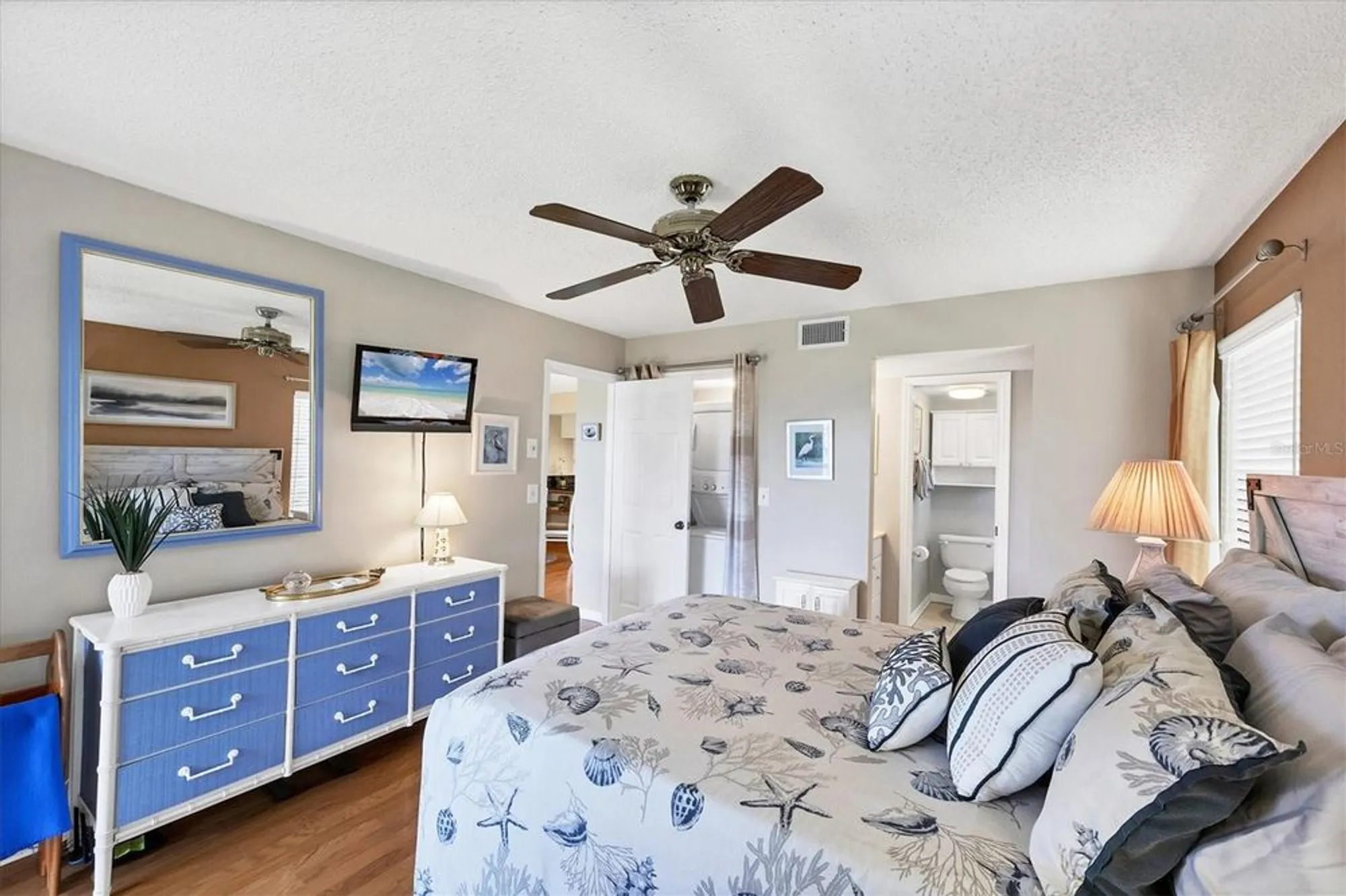 Property Slideshow image 17 of 49 | 404 cerromar cir 308, Venice, FL, 34293