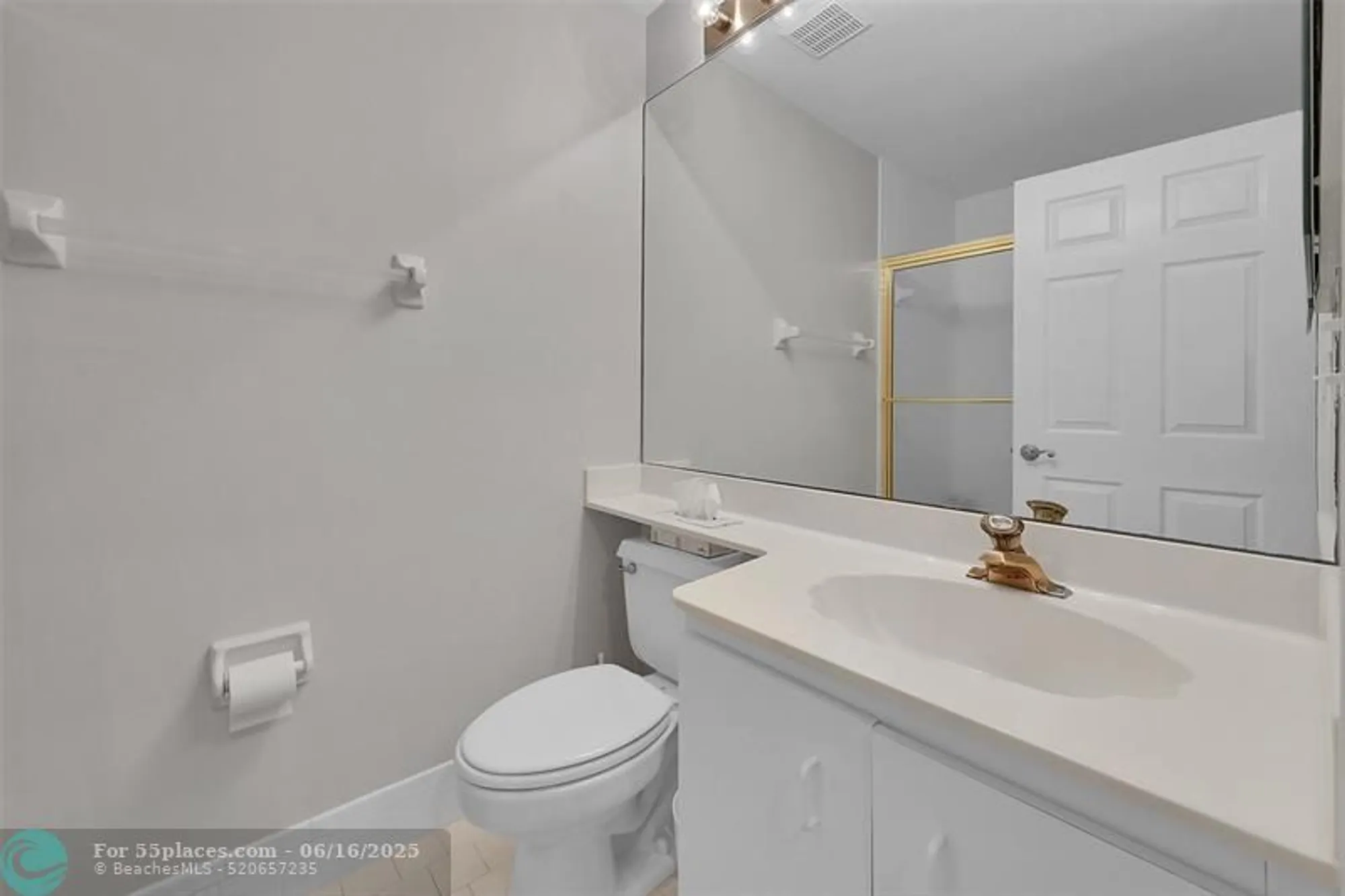 Property Slideshow image 24 of 74 | 8049 aberdeen dr apt 101, Boynton Beach, FL, 33472