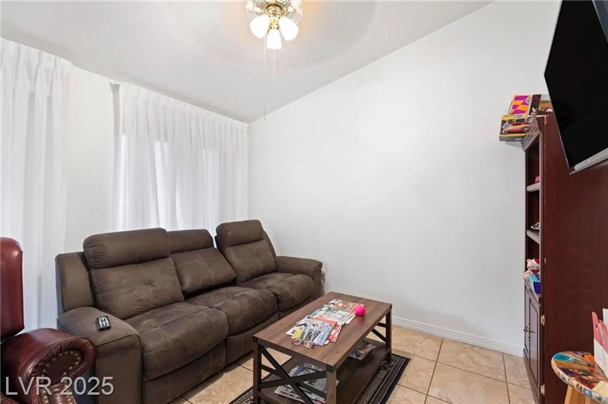 Property Slideshow image 23 of 29 | 2231 hallston st, Las Vegas, NV, 89134