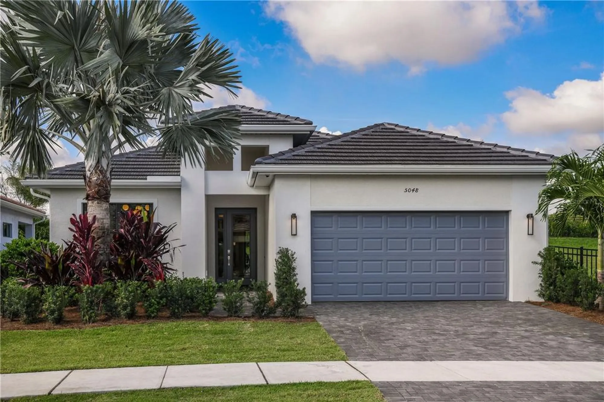 Property Slideshow image 1 of 61 | 18131 cresswind ter, Lakewood Ranch, FL, 34211