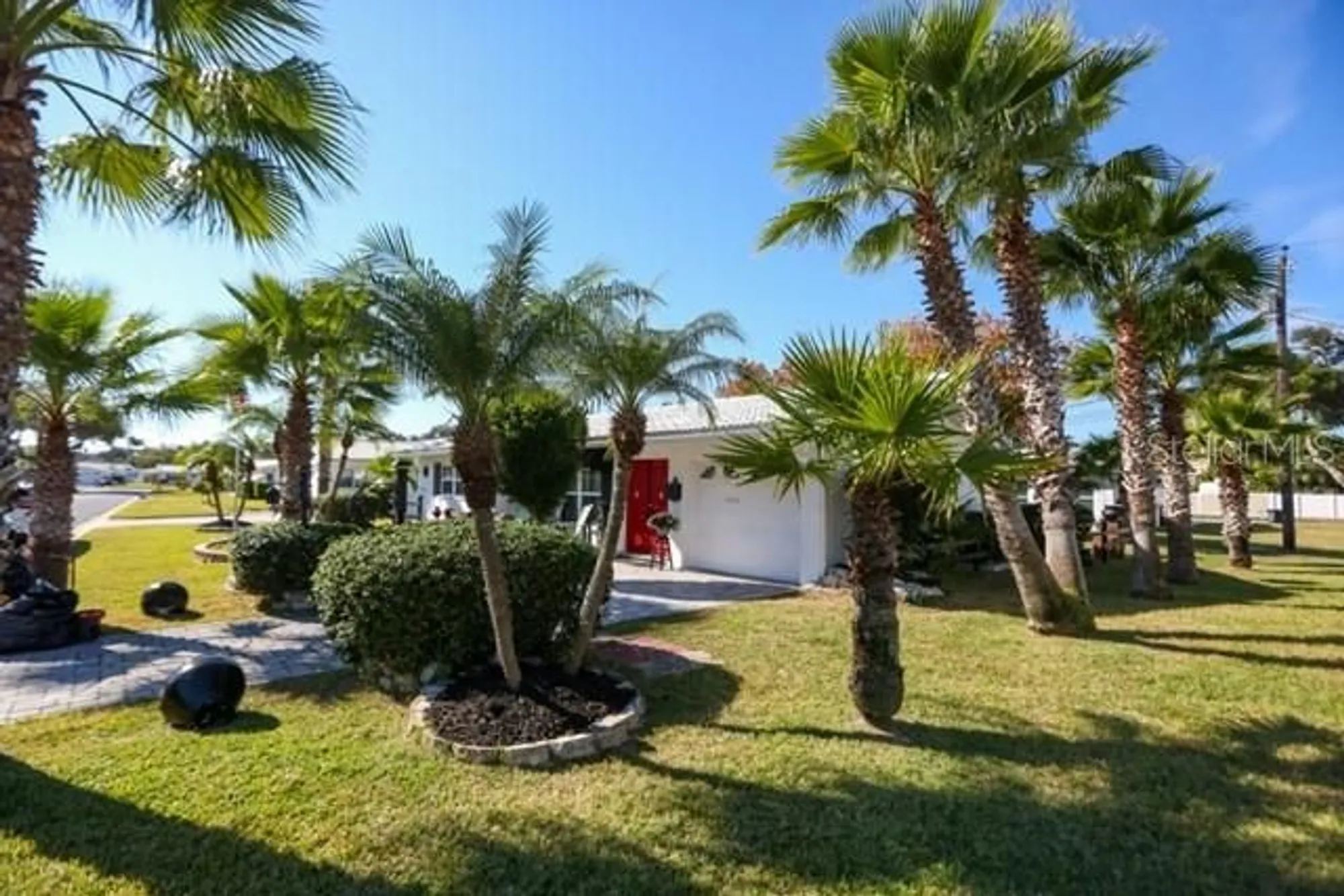 Property Slideshow image 5 of 39 | 9128 142nd st, Seminole, FL, 33776
