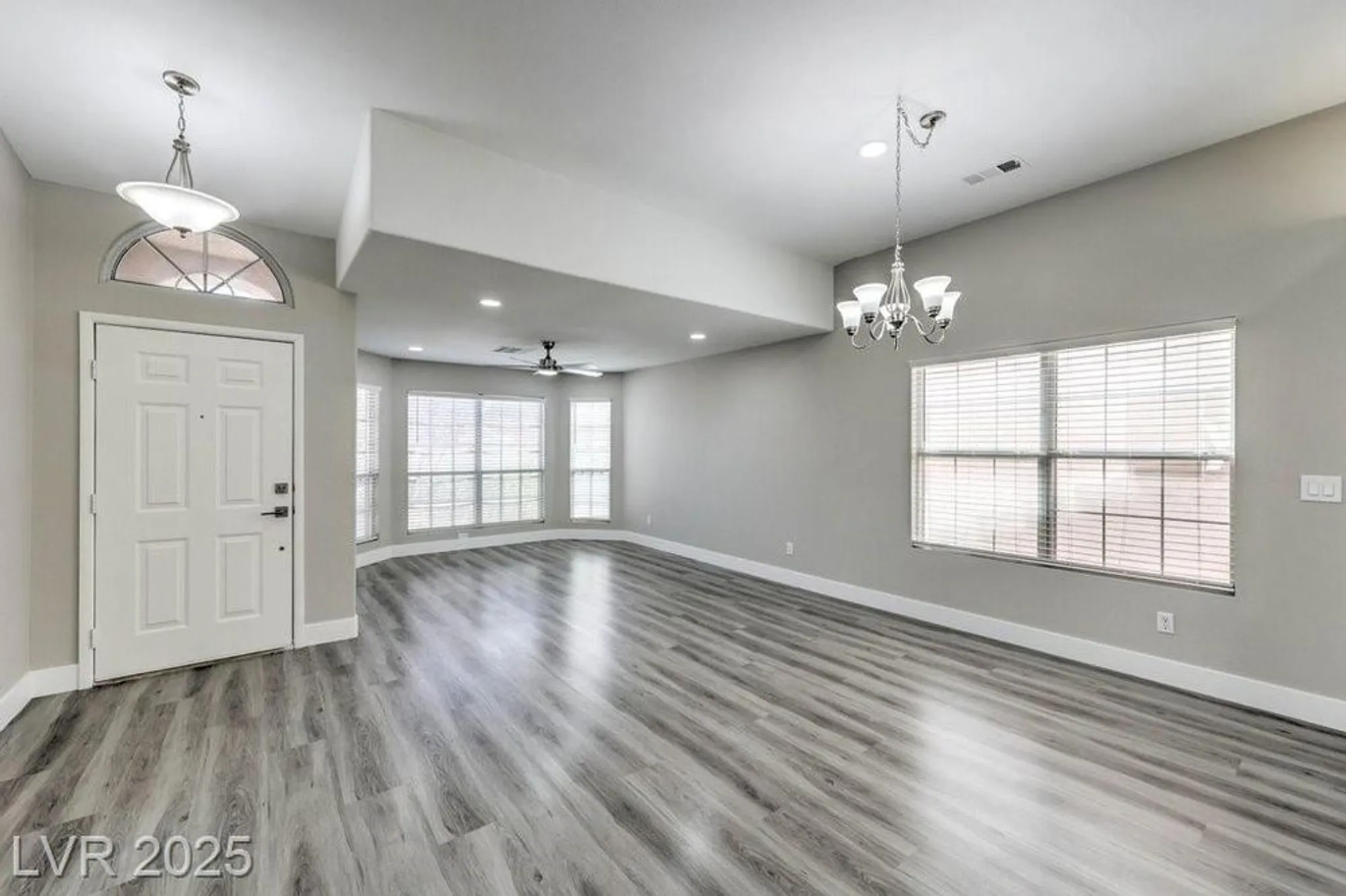 Property Slideshow image 7 of 63 | 5433 honey mesquite ln, Las Vegas, NV, 89130