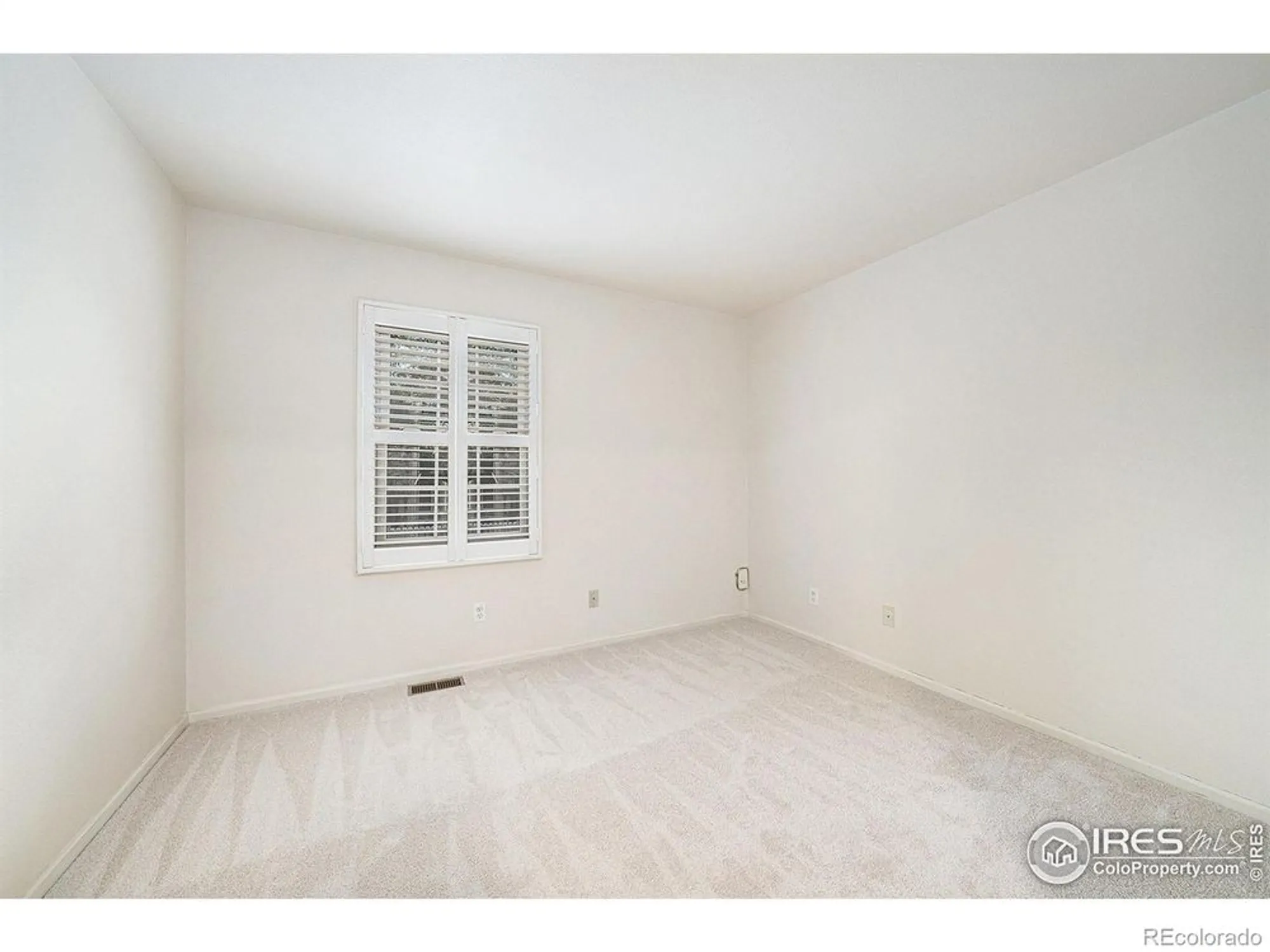 Property Slideshow image 13 of 21 | 1448 elmhurst ct, Longmont, CO, 80503
