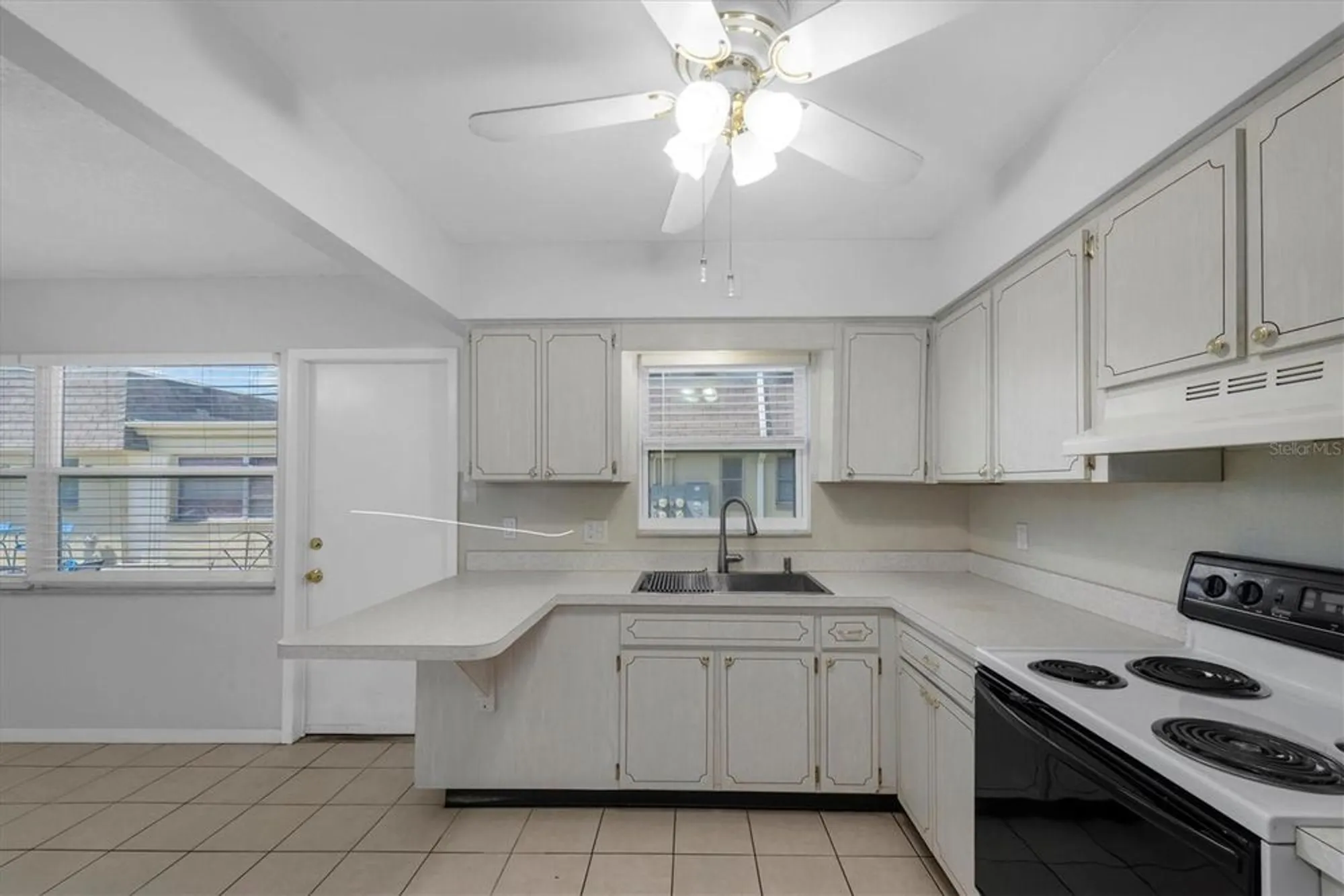 Property Slideshow image 12 of 27 | 8350 burgundy dr, Pinellas Park, FL, 33781