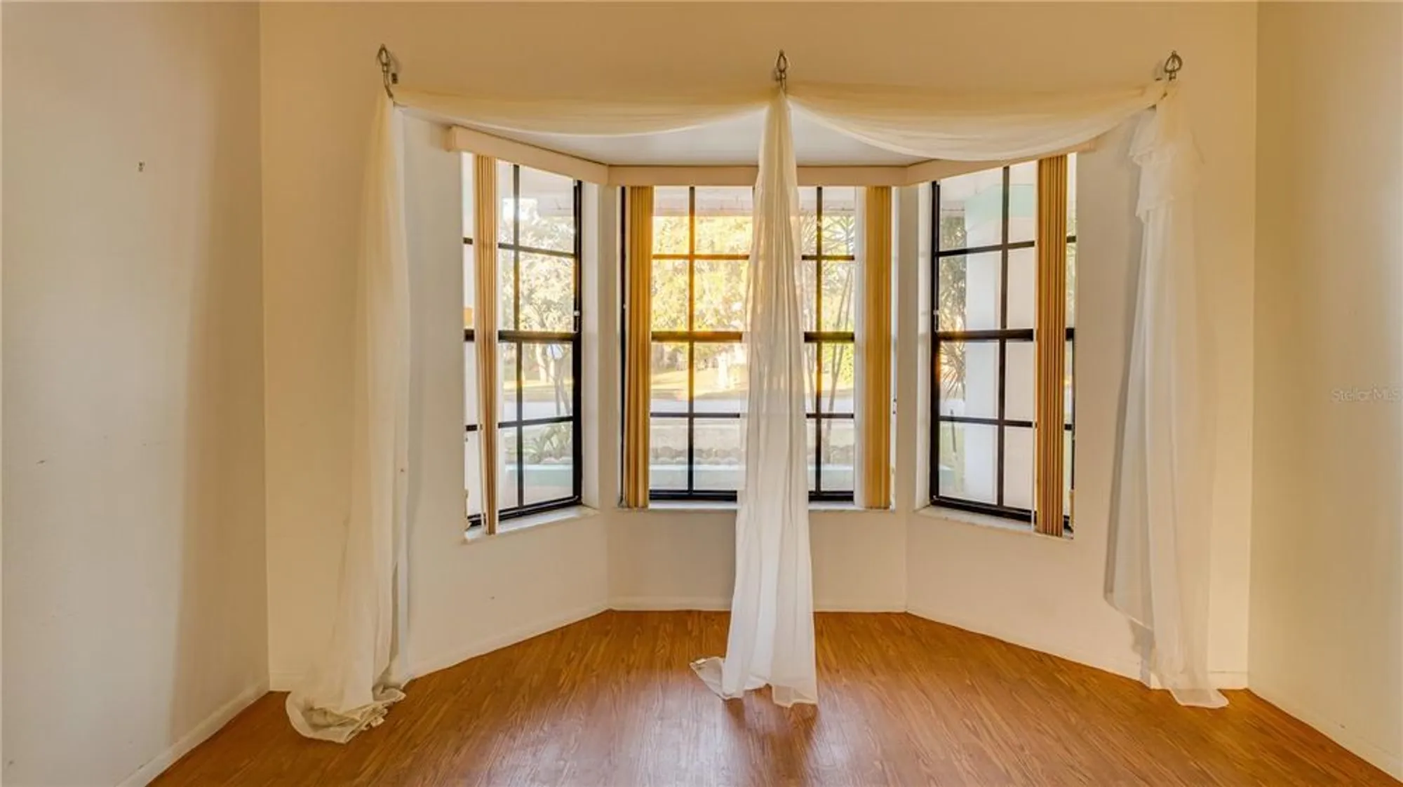 Property Slideshow image 28 of 39 | 10733 fallen leaf ln, Port Richey, FL, 34668