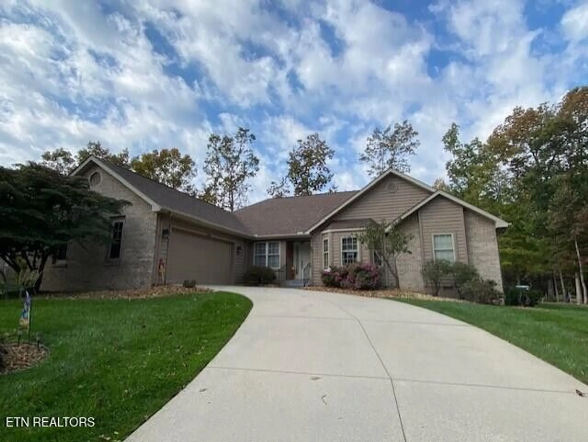 Property Slideshow image 1 of 40 | 116 huntington dr, Crossville, TN, 38558